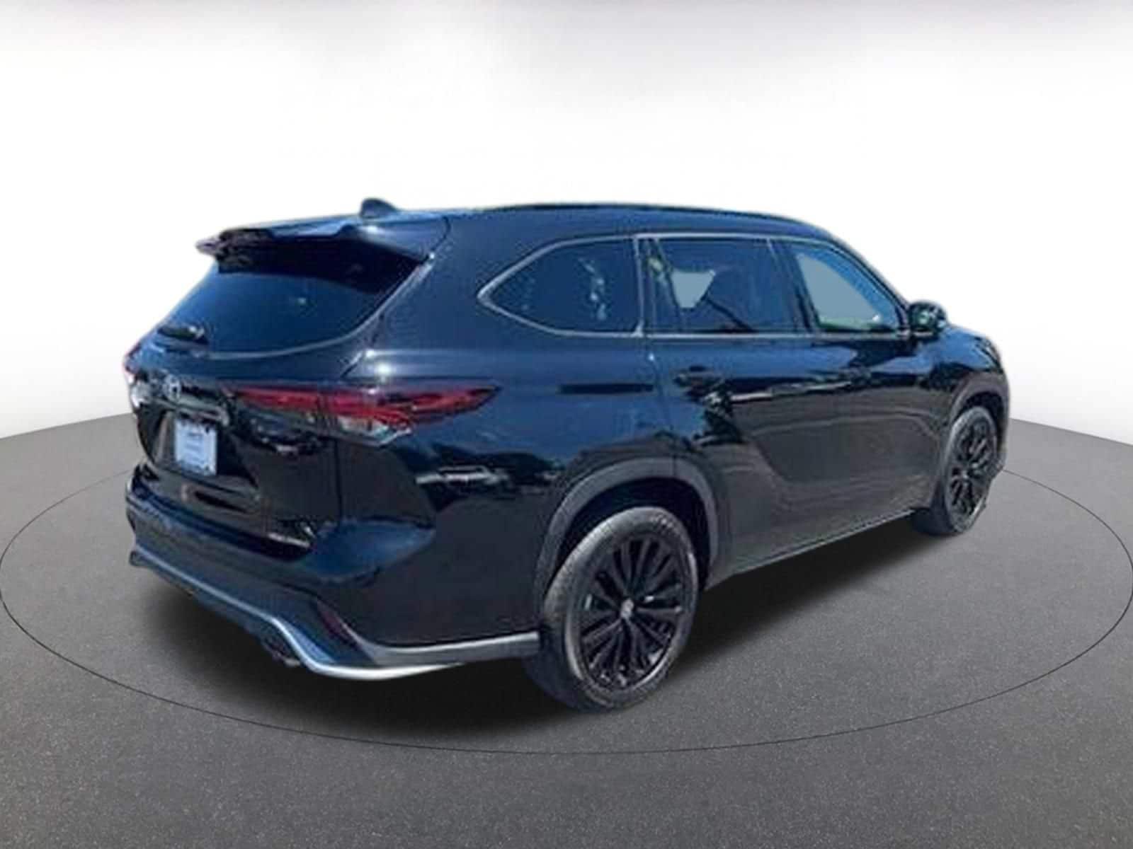 Thumbnail: 2025 Toyota Highlander - 8