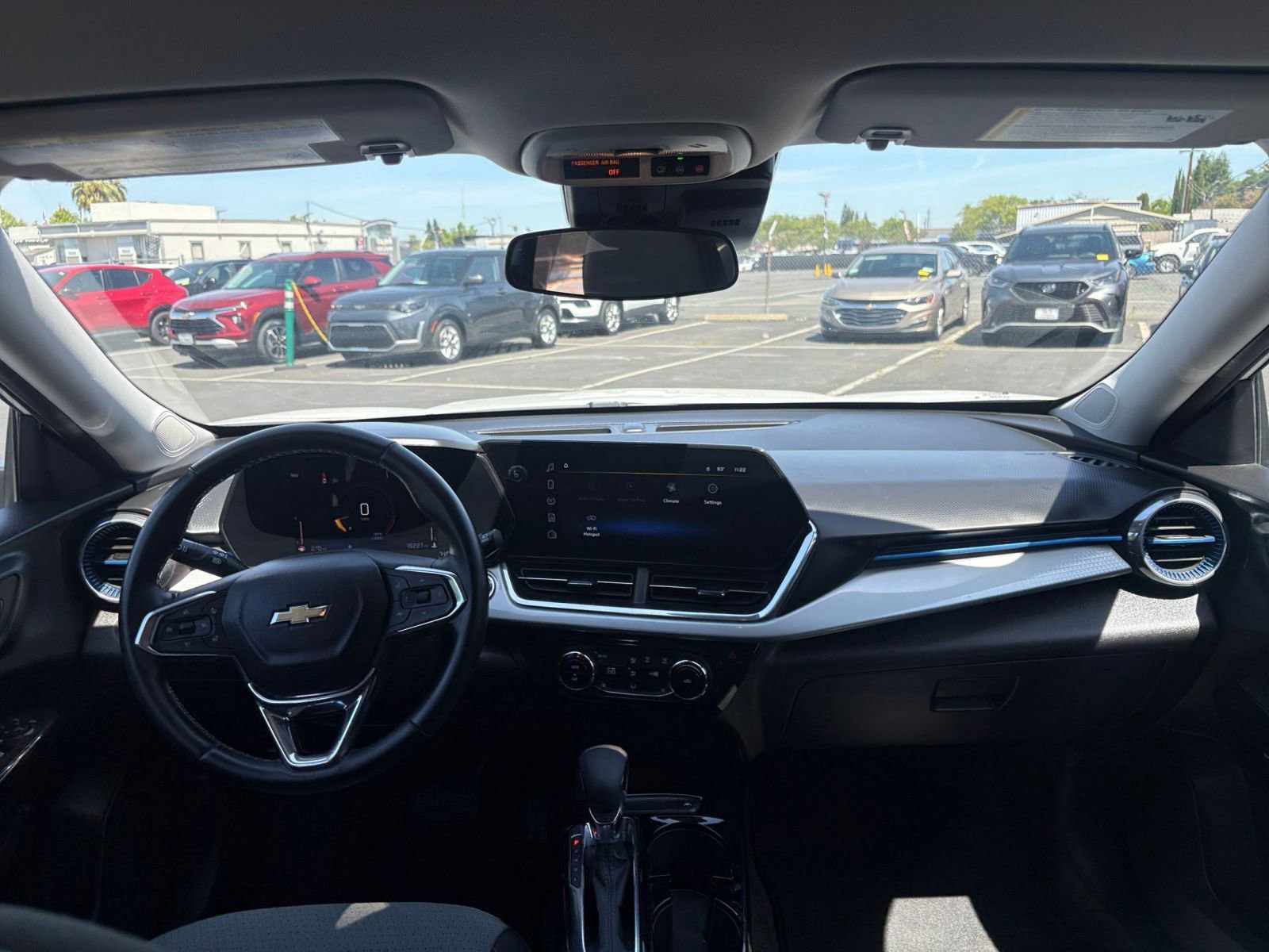 Thumbnail: 2025 Chevrolet Trax - 32