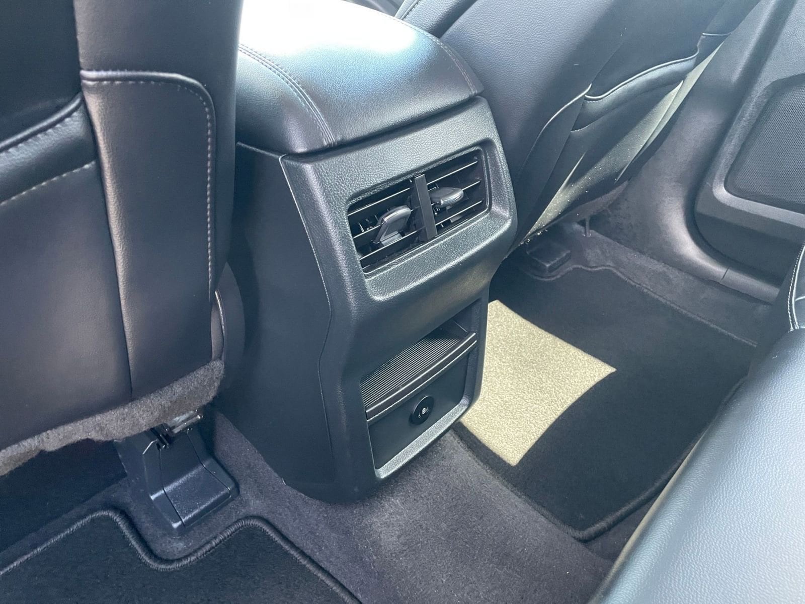 Thumbnail: 2024 Ford Edge - 24