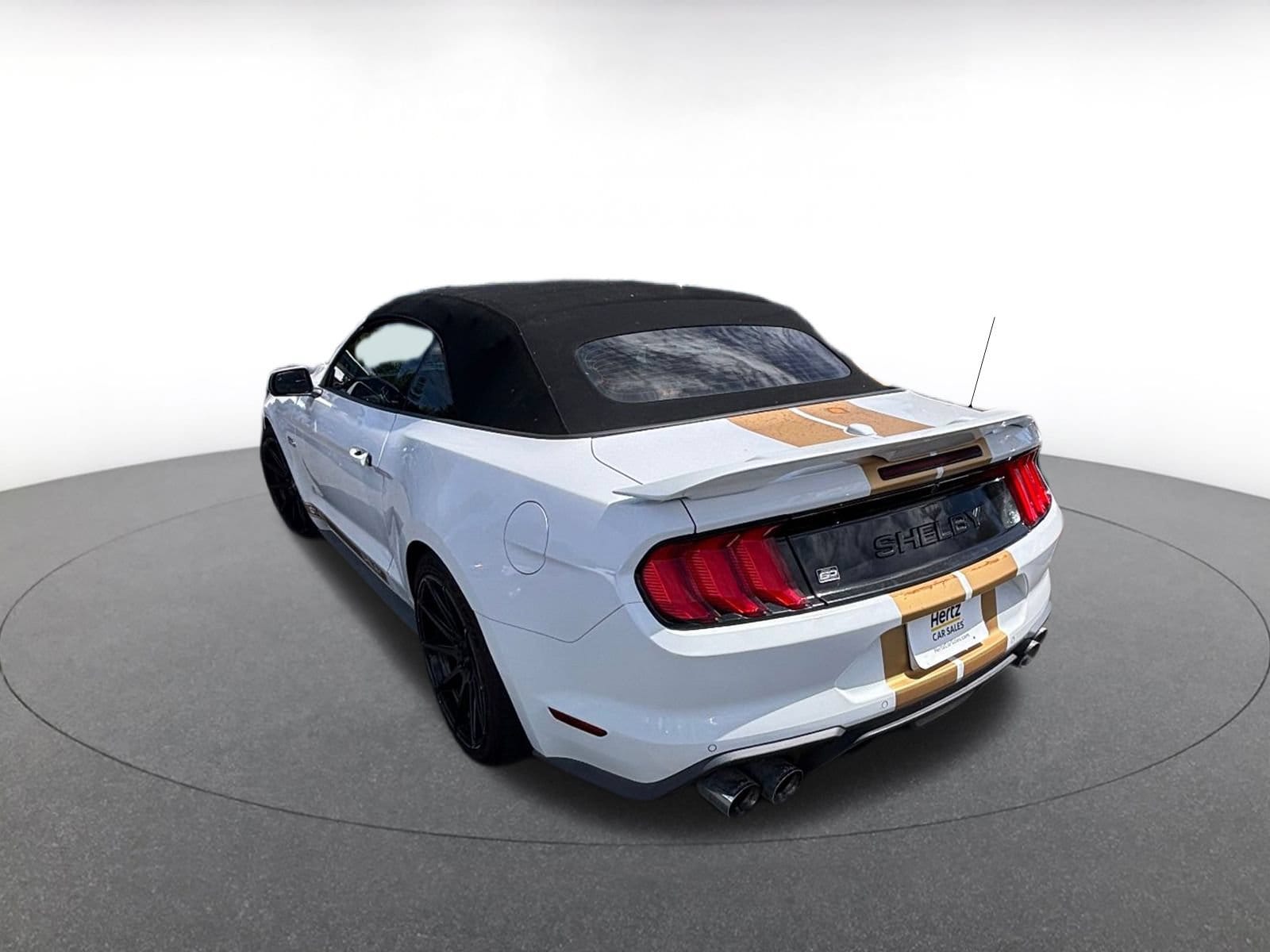Thumbnail: 2022 Ford Mustang - 9