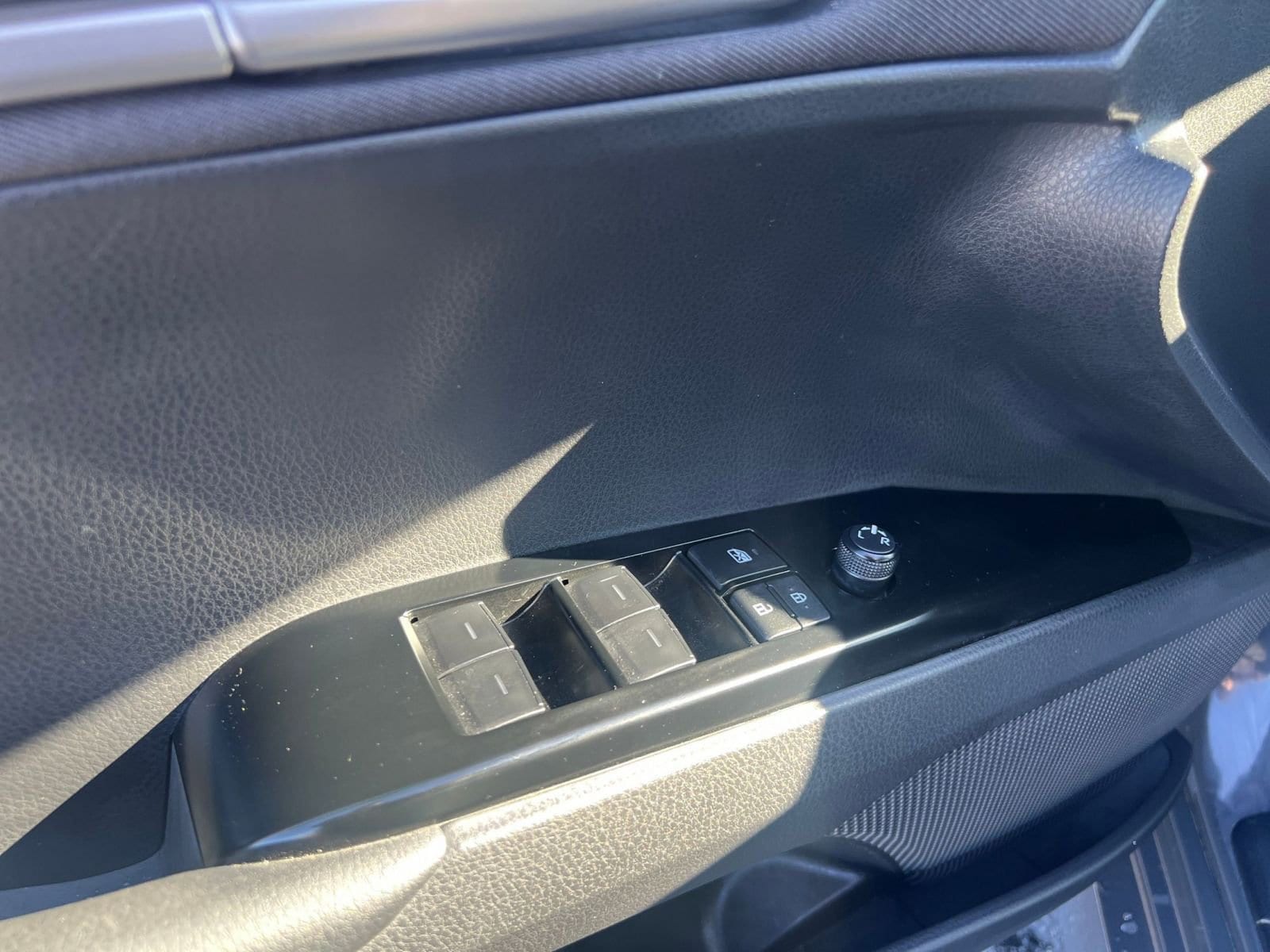 Thumbnail: 2025 Toyota Camry - 20