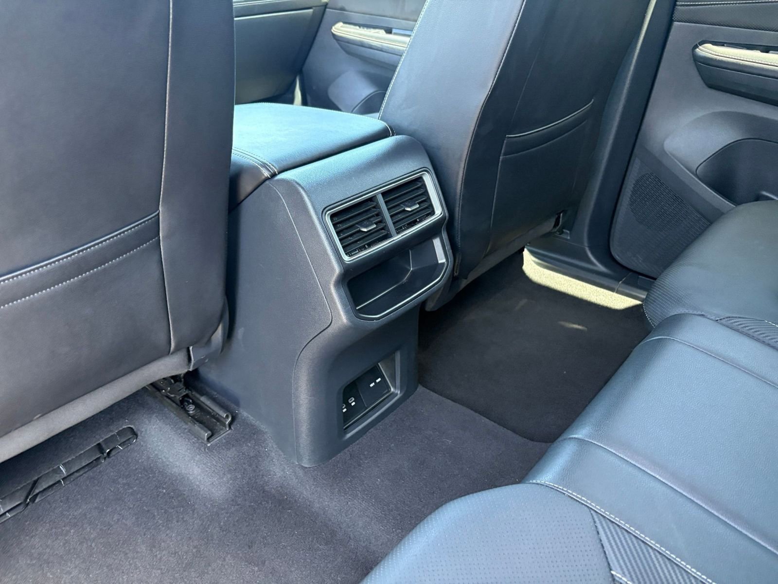 Thumbnail: 2025 Volkswagen Atlas - 25