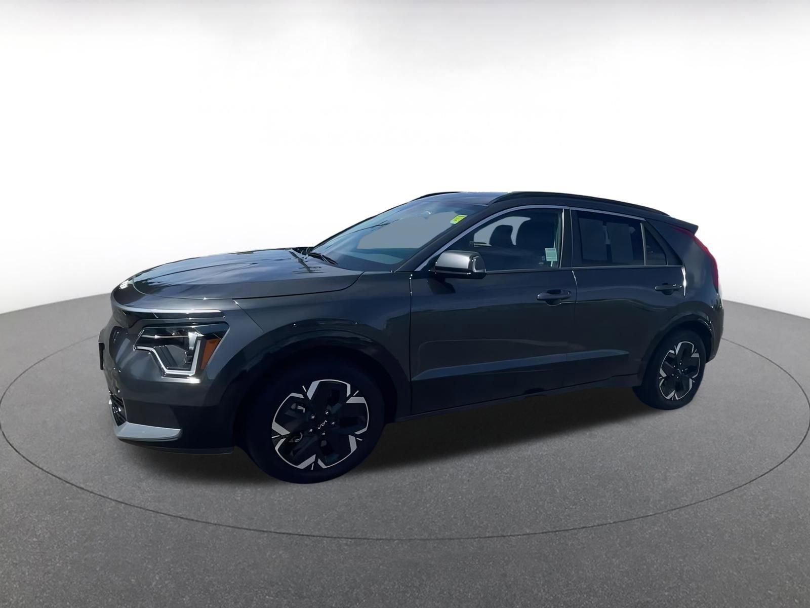 Thumbnail: 2023 Kia Niro - 7