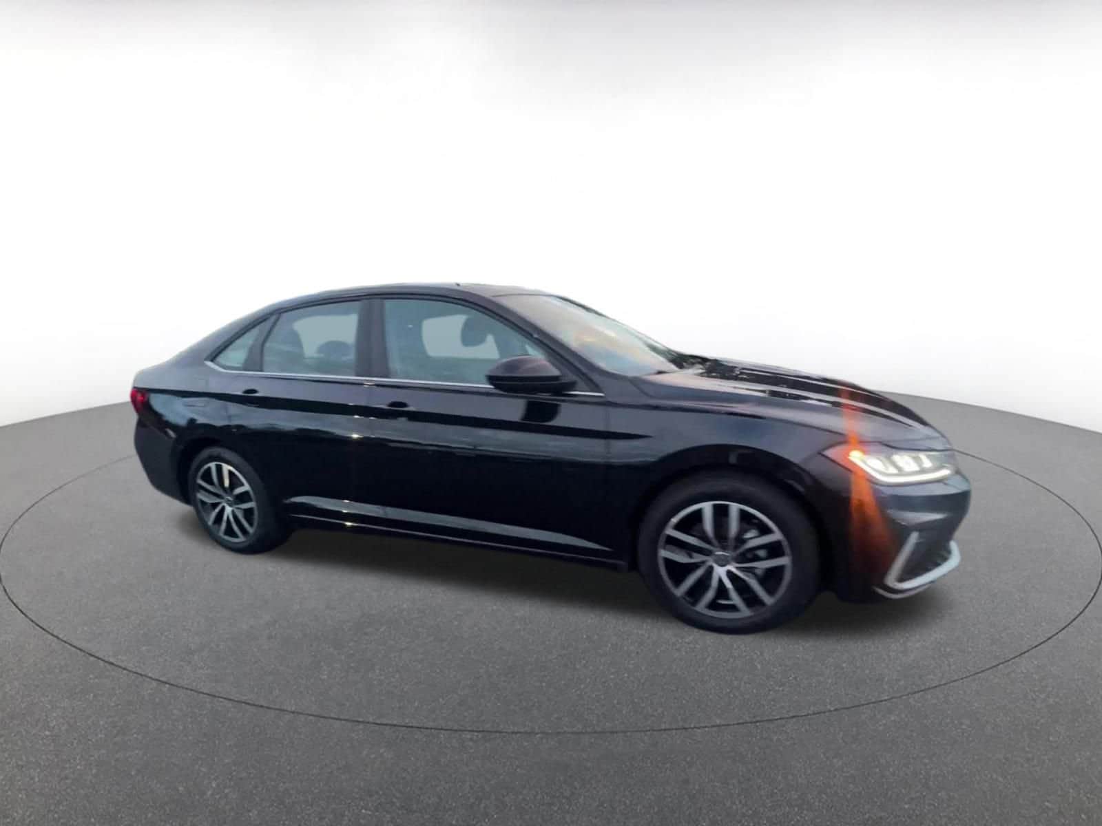 Thumbnail: 2025 Volkswagen Jetta - 2