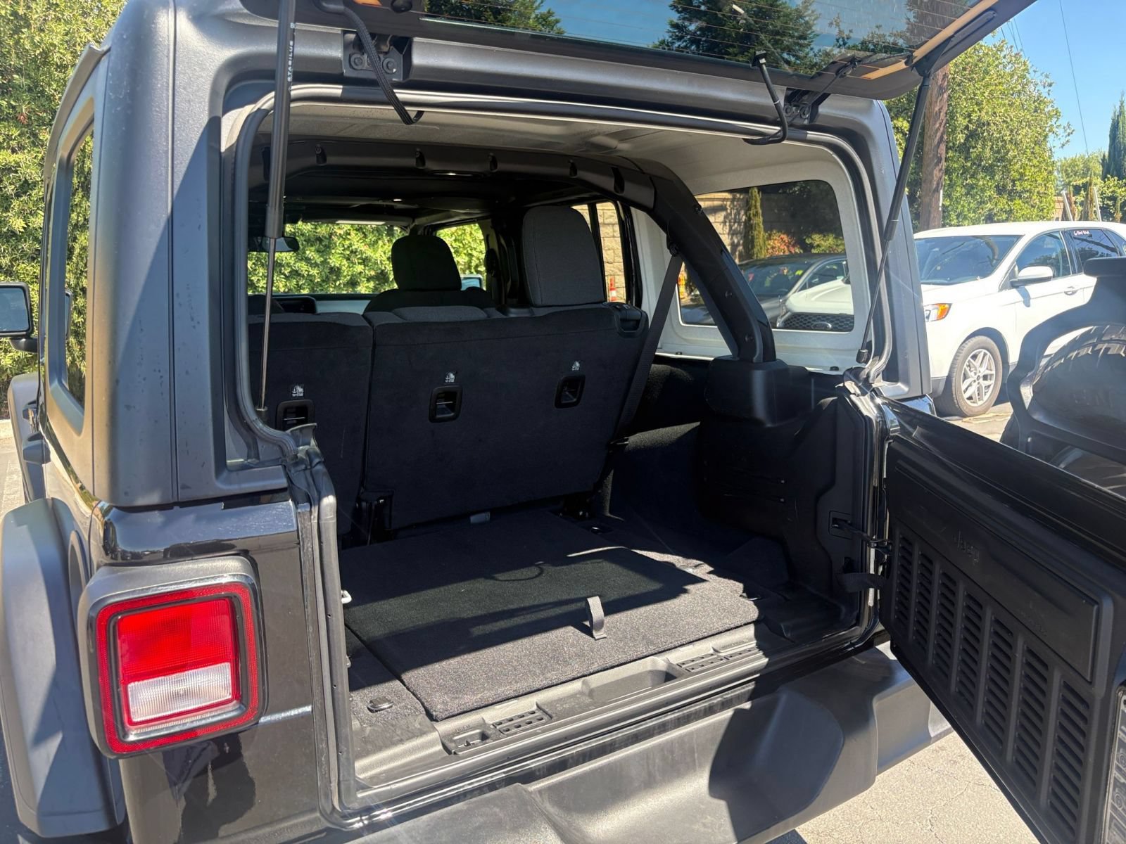 Thumbnail: 2025 Jeep Wrangler - 30