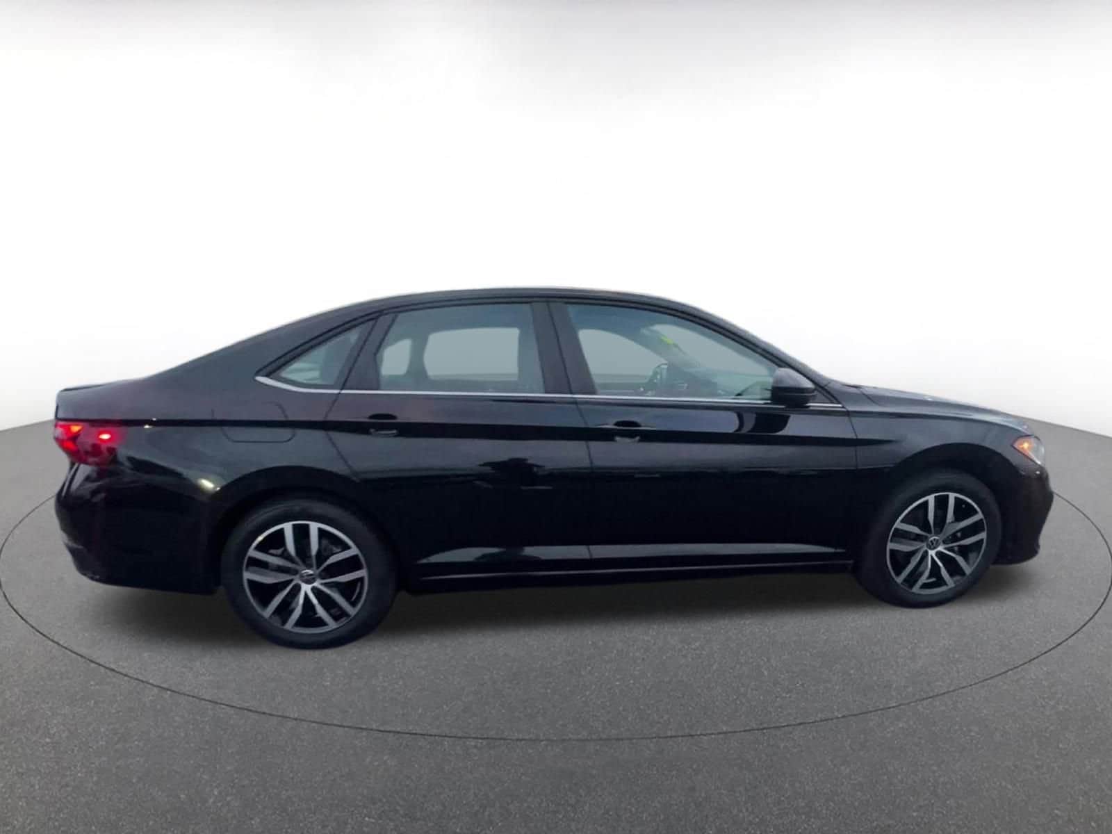 Thumbnail: 2025 Volkswagen Jetta - 16