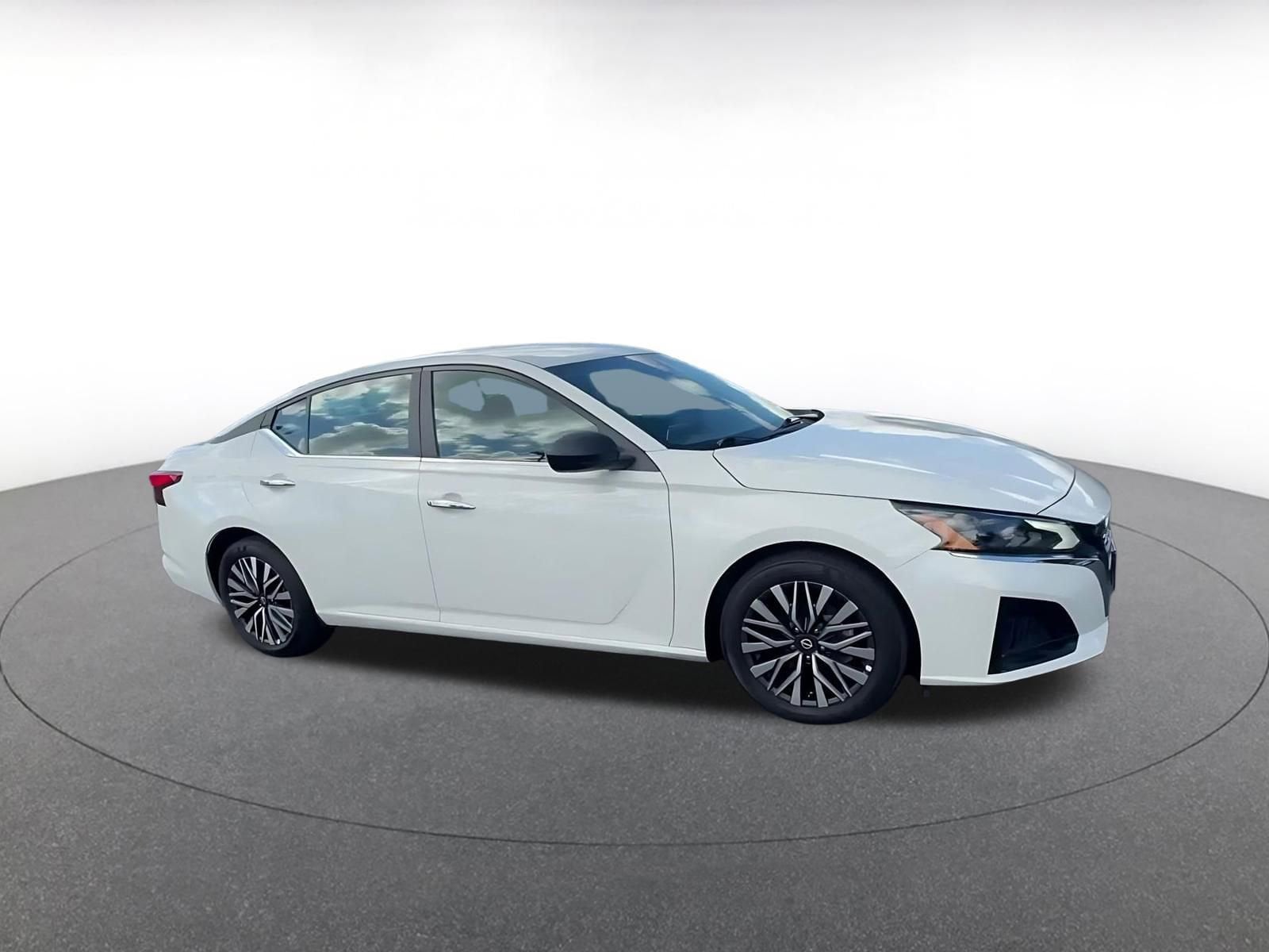 Thumbnail: 2025 Nissan Altima - 2