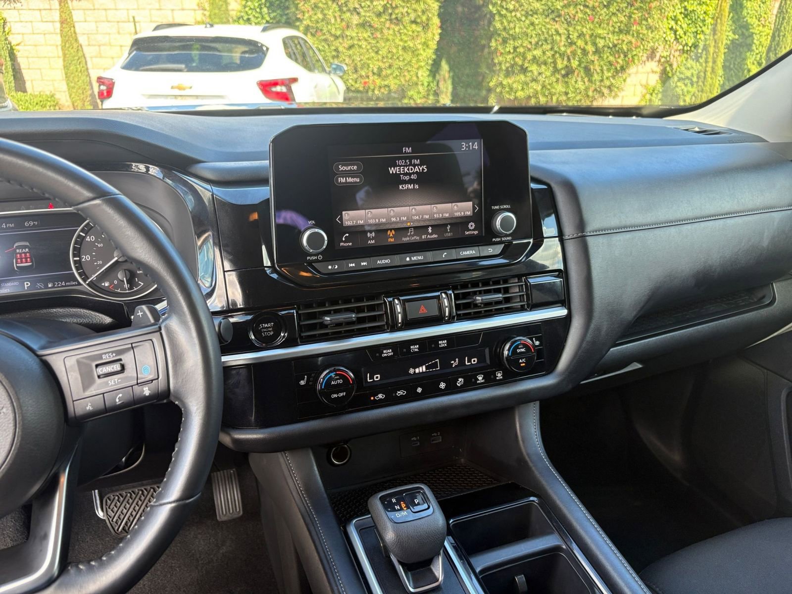 Thumbnail: 2025 Nissan Pathfinder - 17