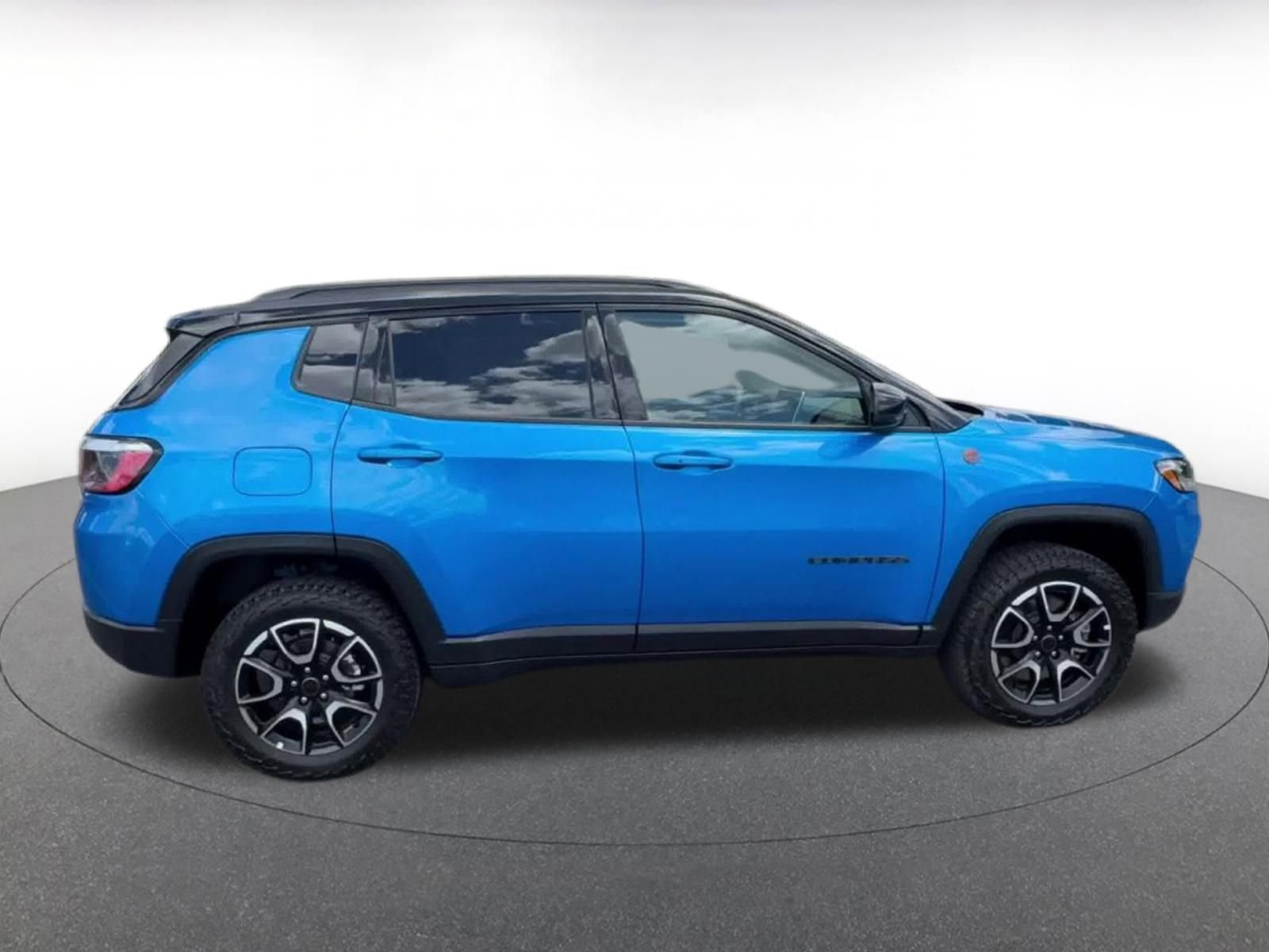 Thumbnail: 2025 Jeep Compass - 16