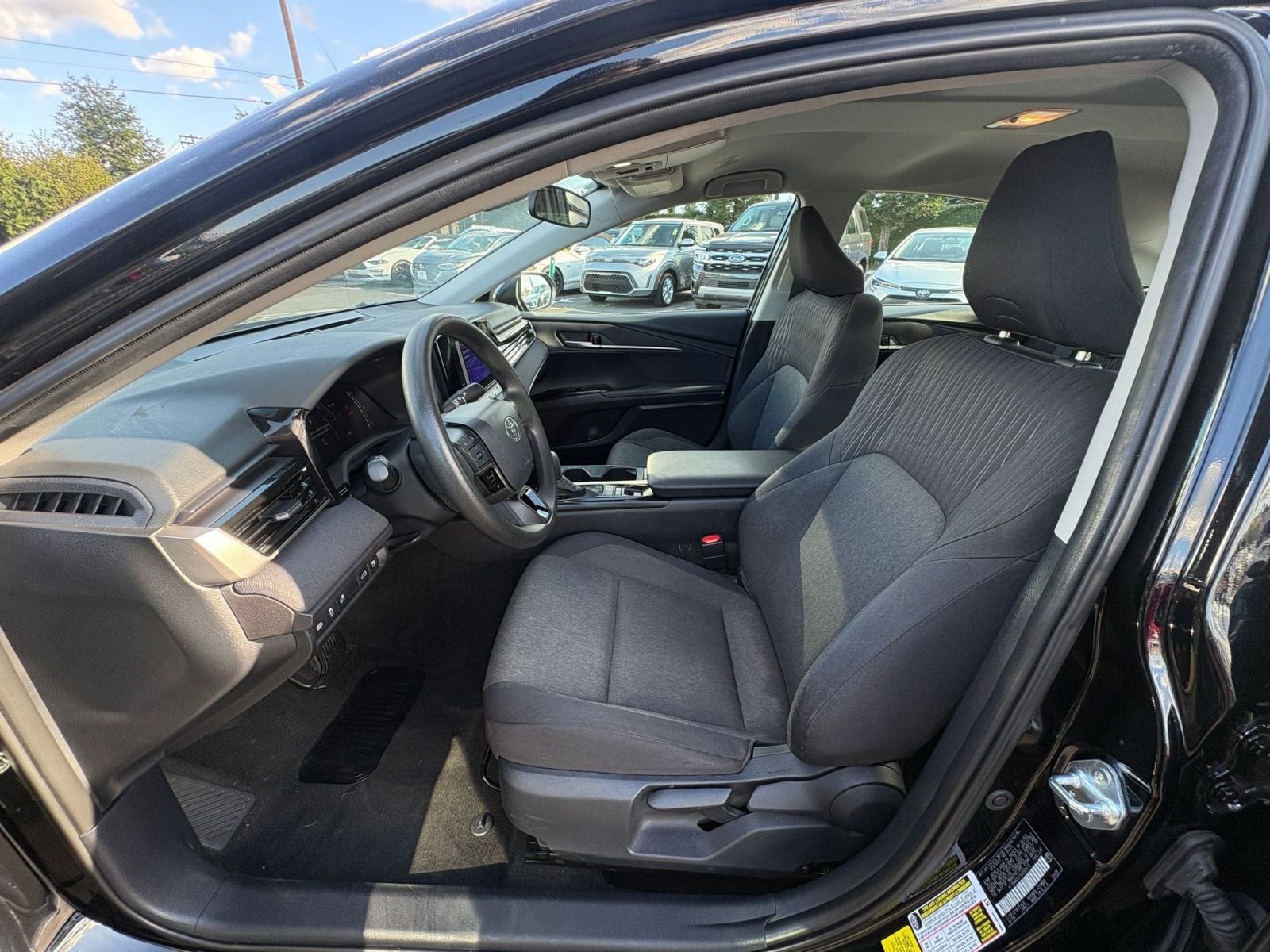 Thumbnail: 2025 Toyota Camry - 25