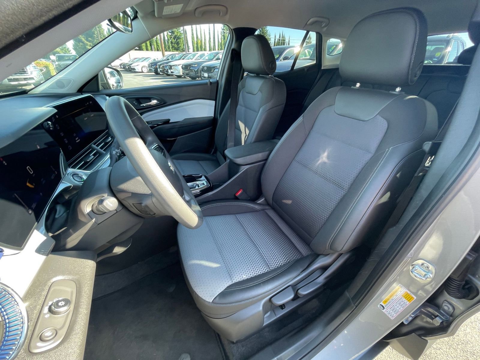 Thumbnail: 2025 Chevrolet Trax - 35