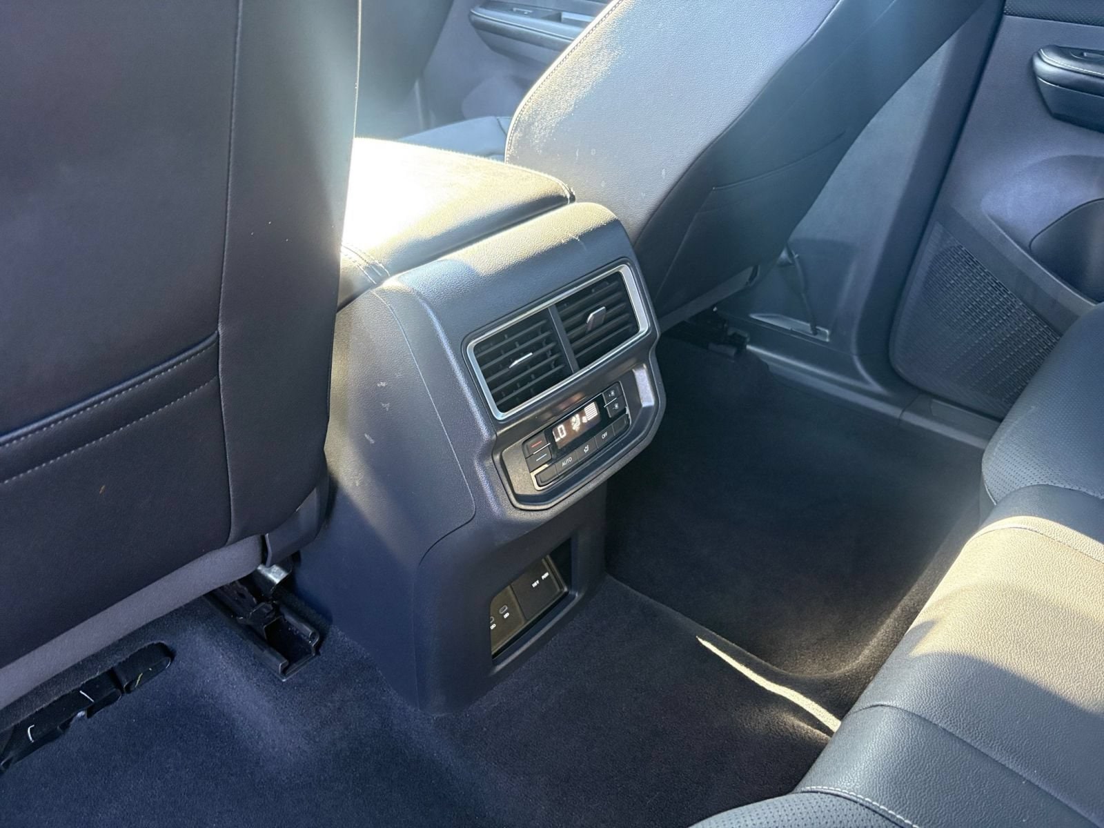 Thumbnail: 2026 Volkswagen Atlas - 25