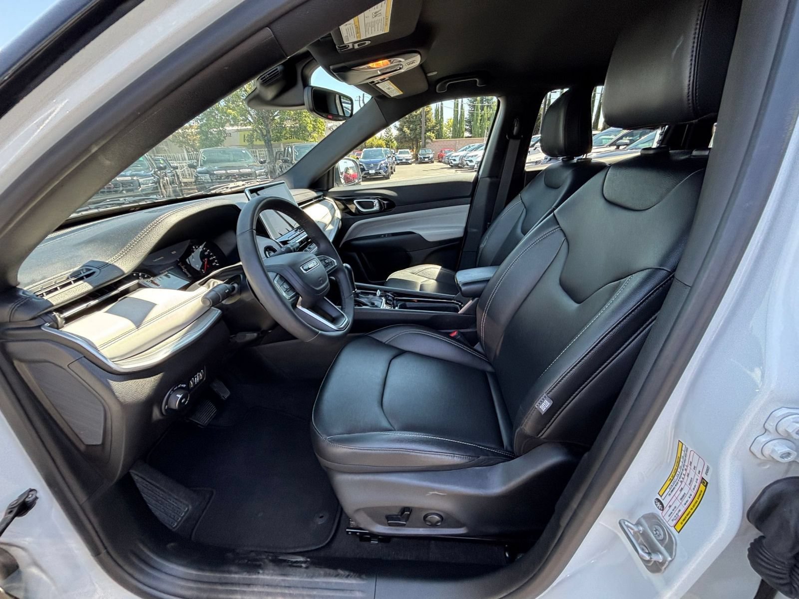 Thumbnail: 2025 Jeep Compass - 28