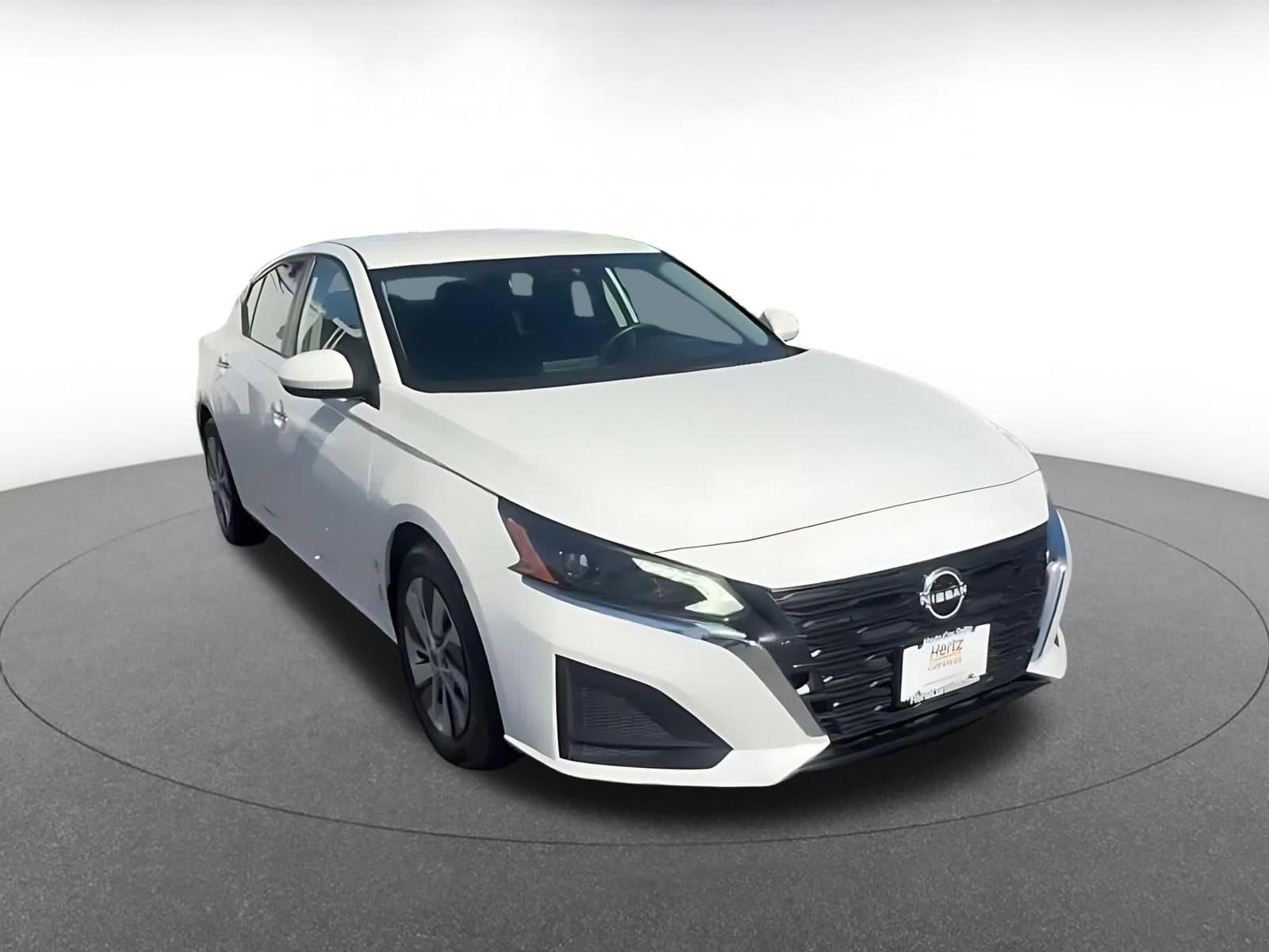 Thumbnail: 2023 Nissan Altima - 3