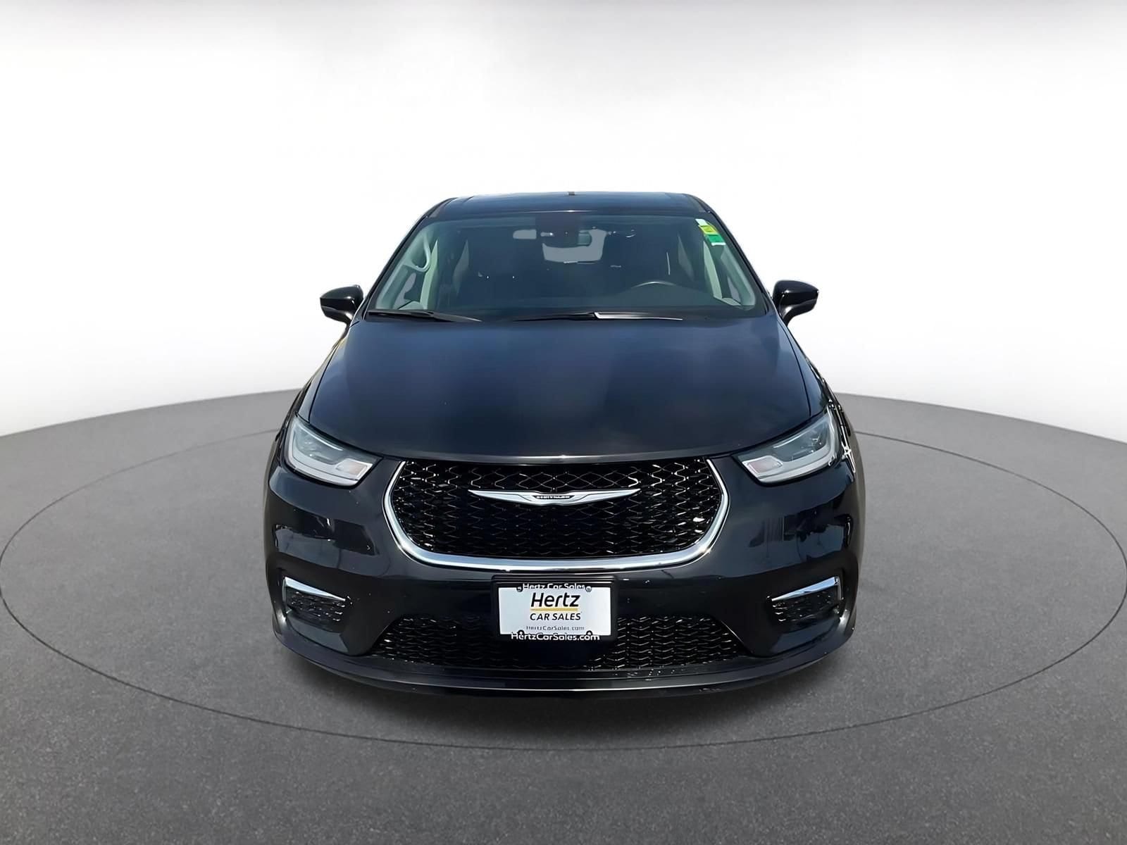 Thumbnail: 2023 Chrysler Pacifica - 4