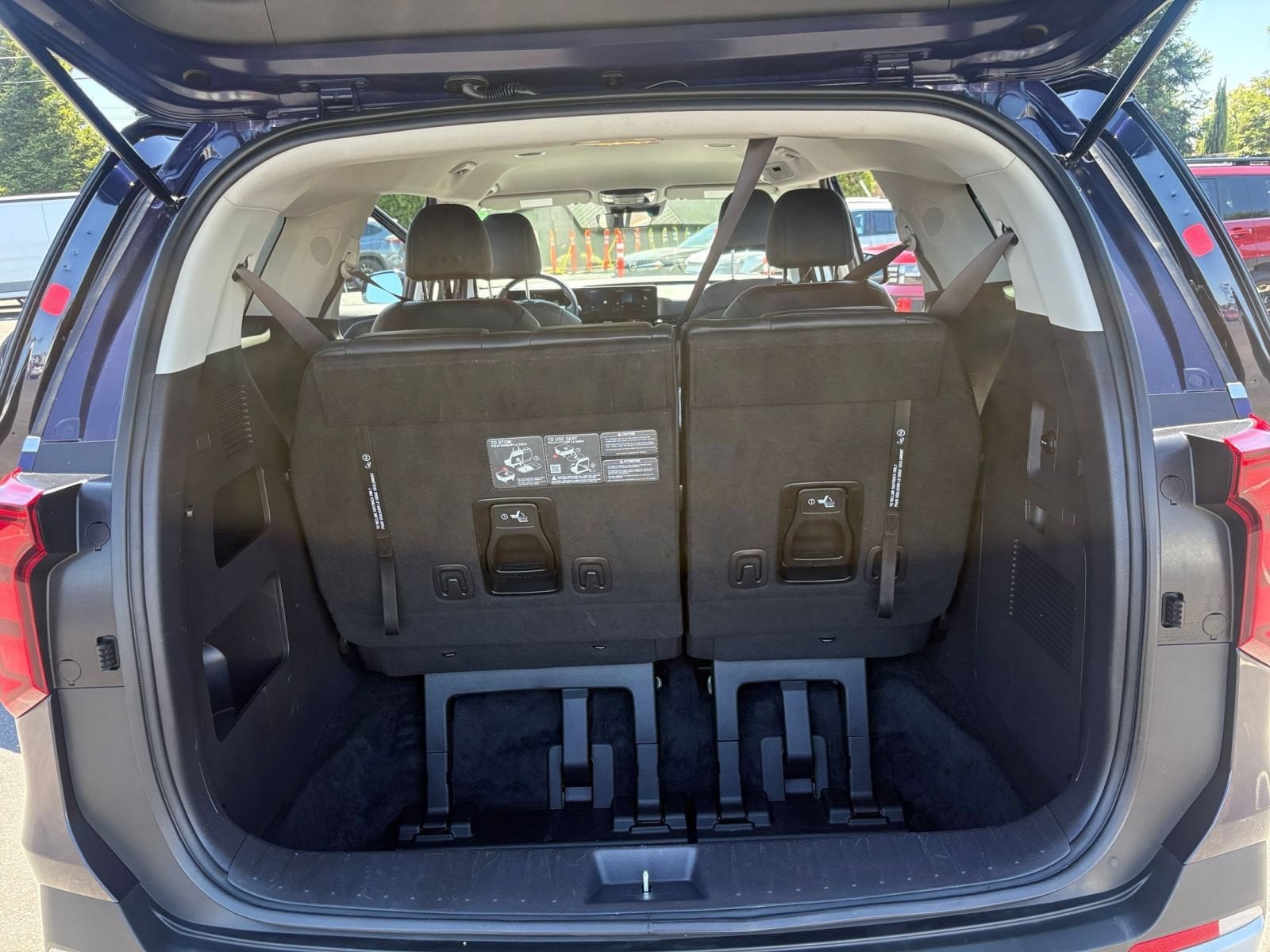 Thumbnail: 2026 Kia Carnival - 34