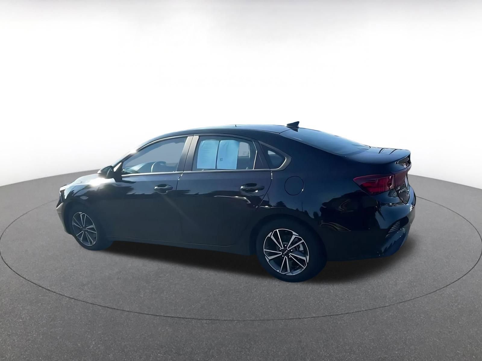 Thumbnail: 2023 Kia Forte - 10