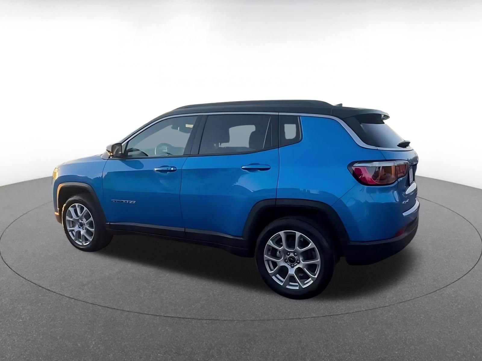 Thumbnail: 2025 Jeep Compass - 10