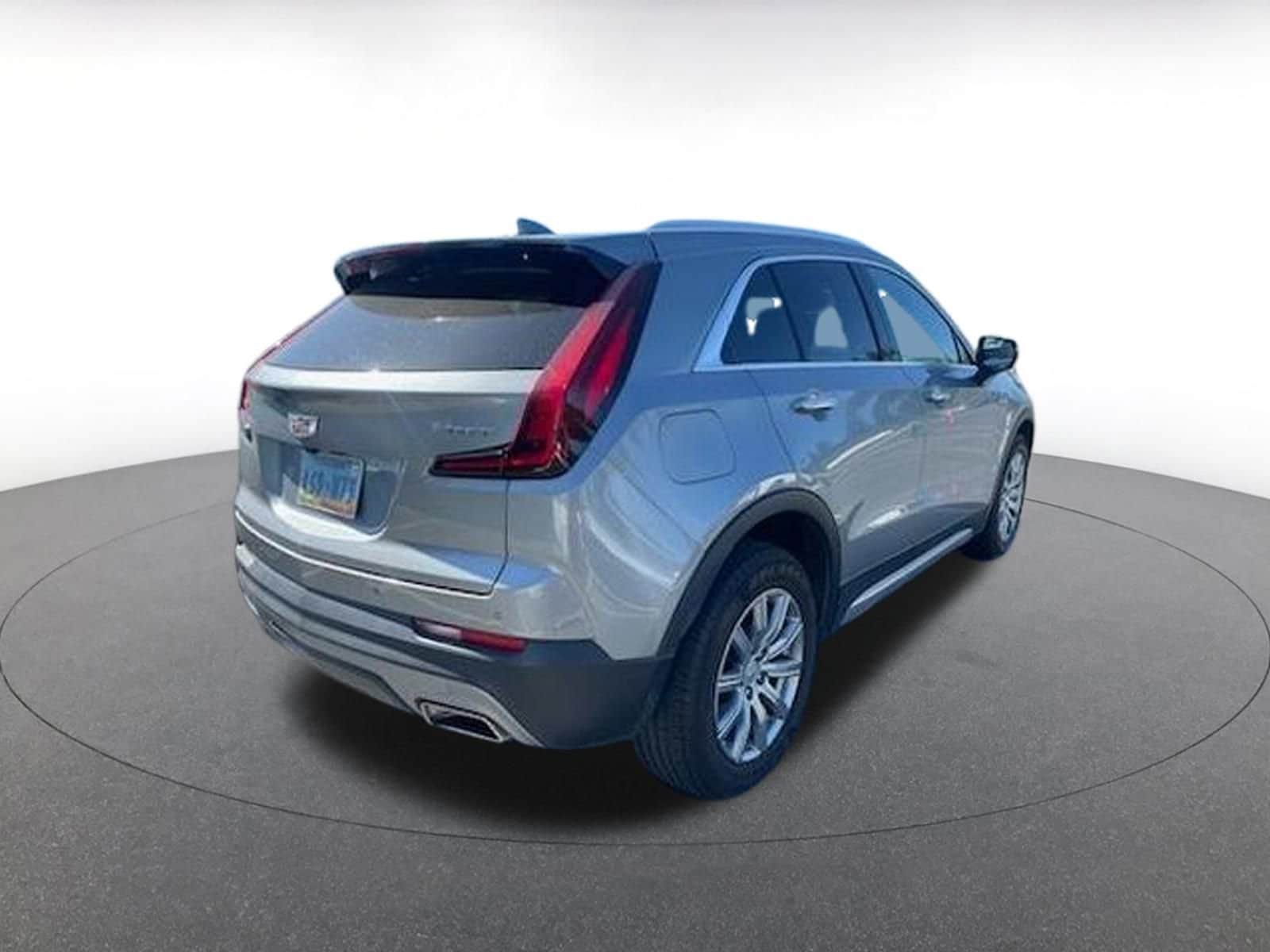 Thumbnail: 2023 Cadillac XT4 - 4