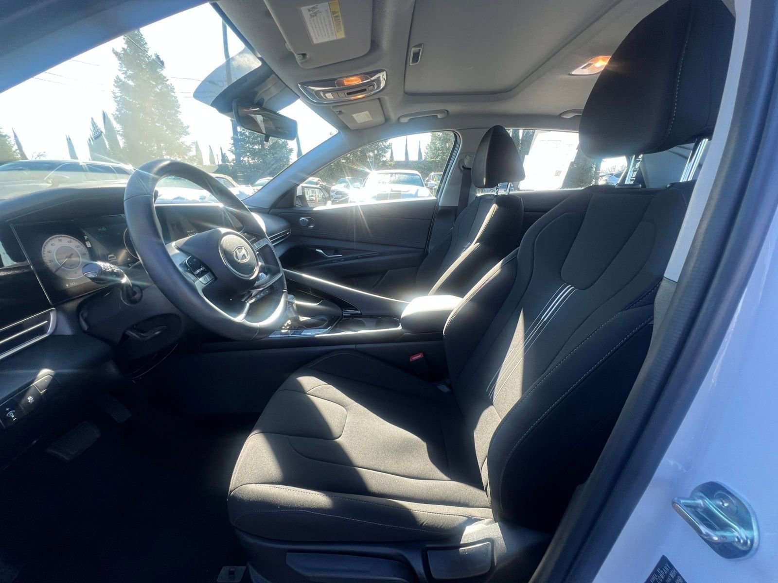 Thumbnail: 2025 Hyundai Elantra - 27