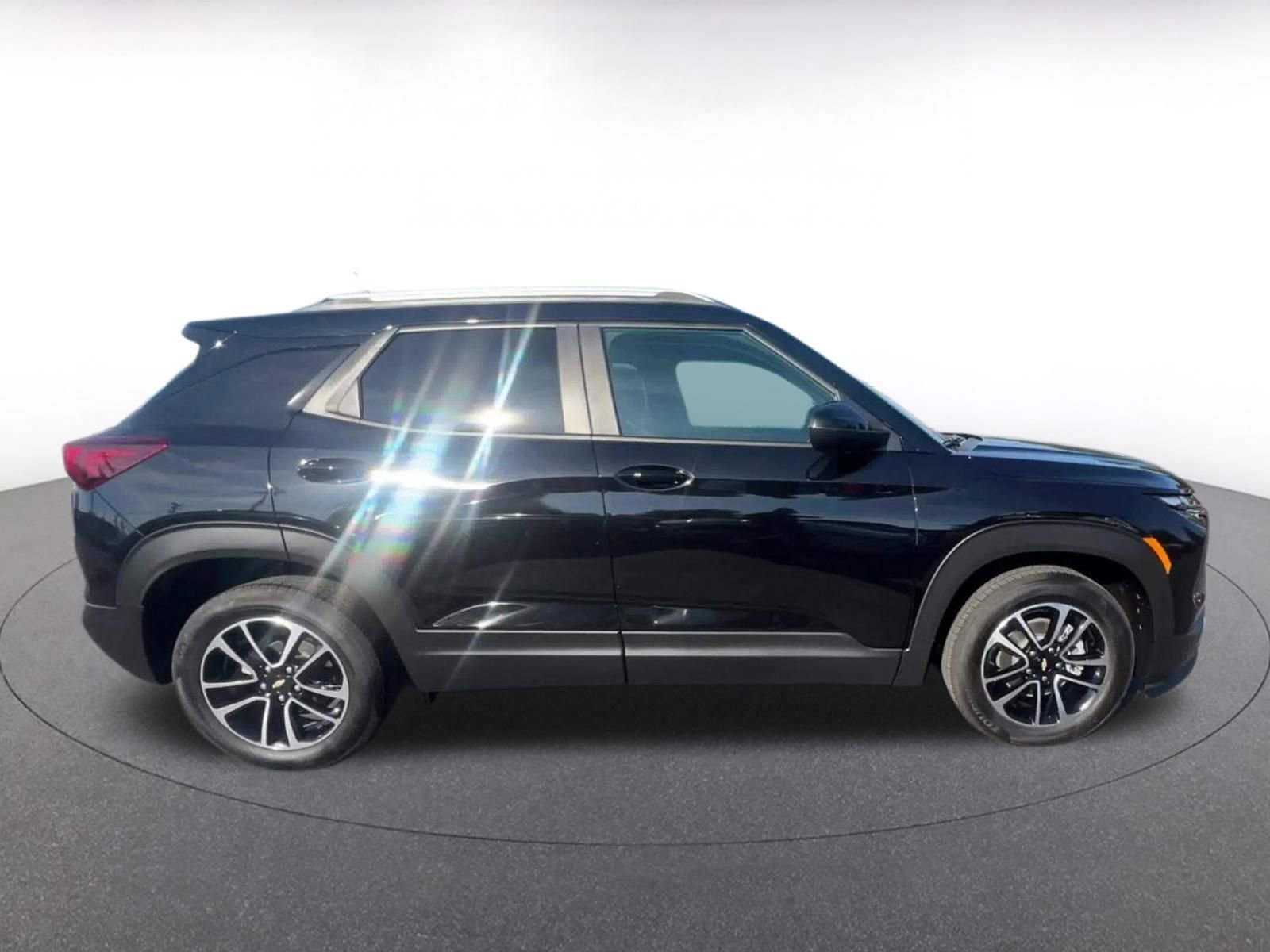 Thumbnail: 2025 Chevrolet TrailBlazer - 15