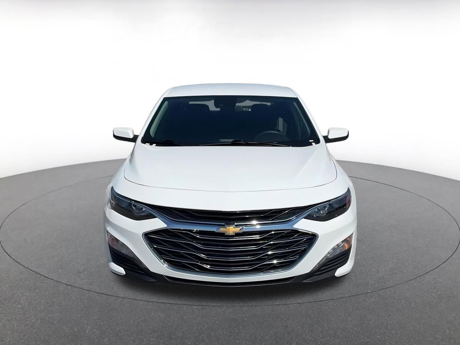 Thumbnail: 2024 Chevrolet Malibu - 4