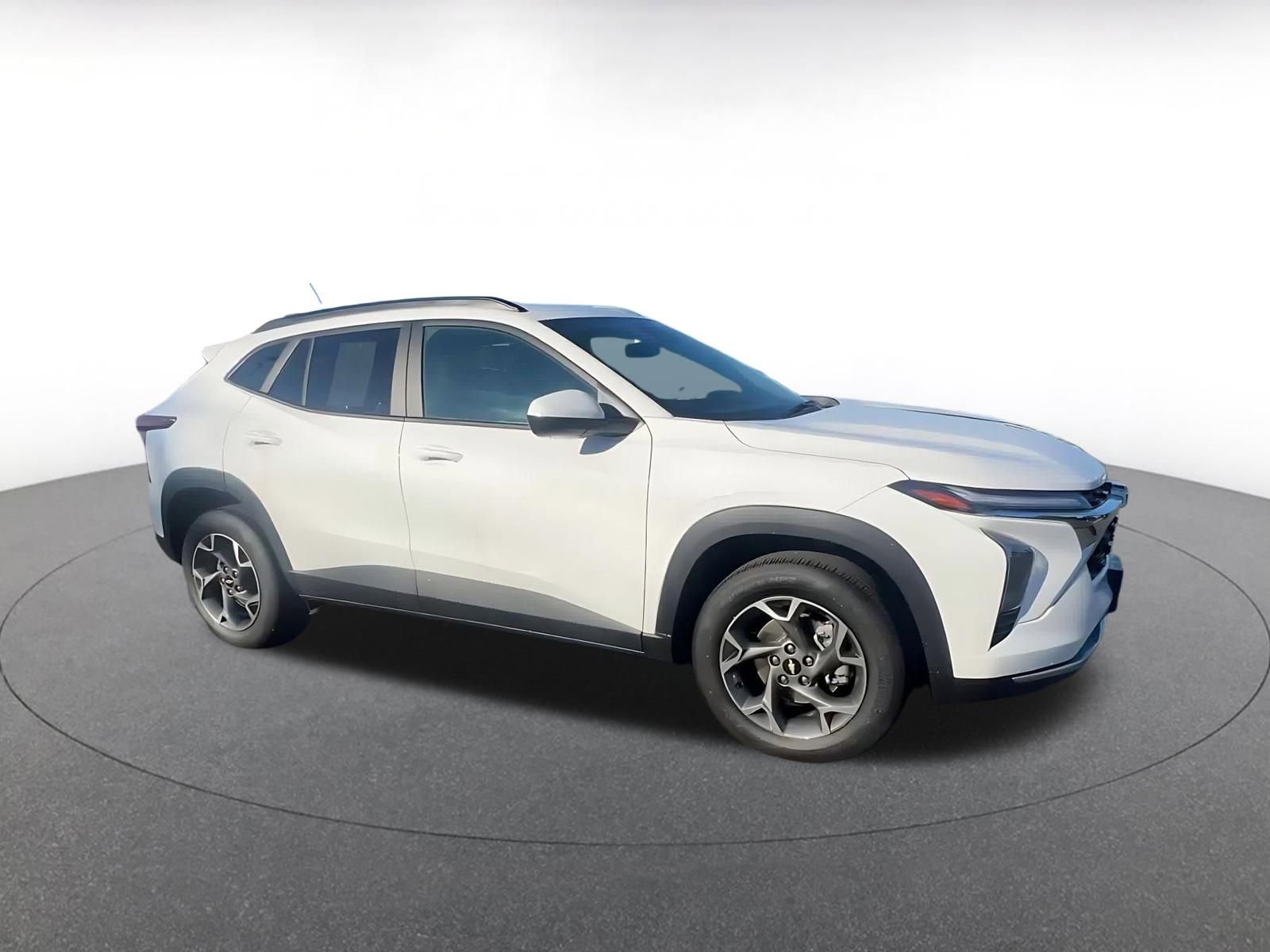 Thumbnail: 2025 Chevrolet Trax - 2