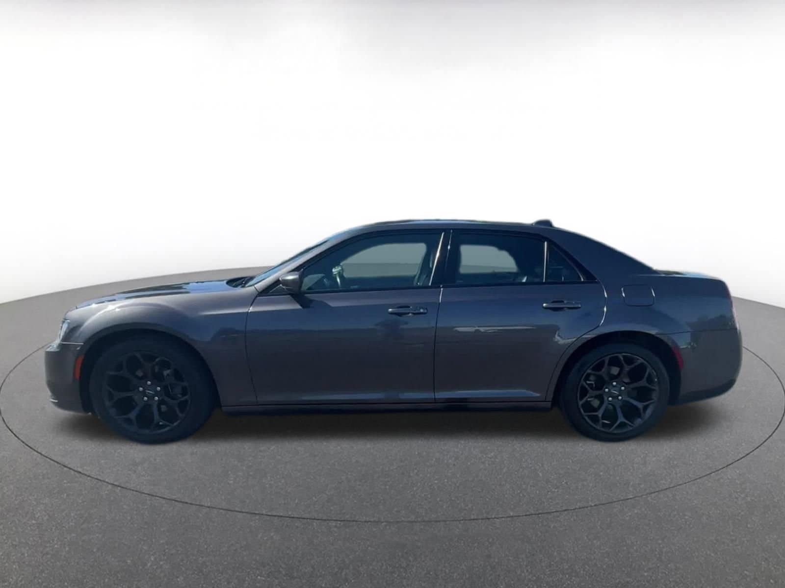 Thumbnail: 2020 Chrysler 300 - 8