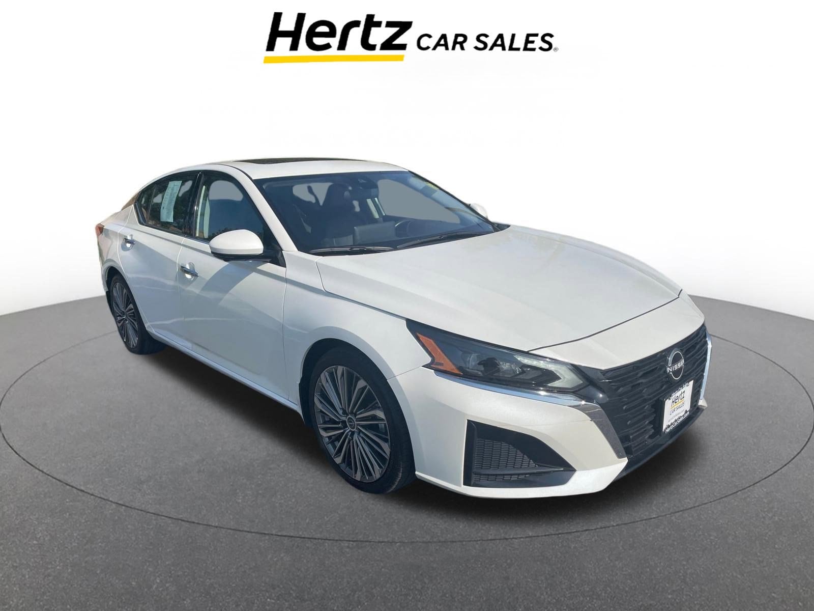 2024 Nissan Altima SL Hero Image
