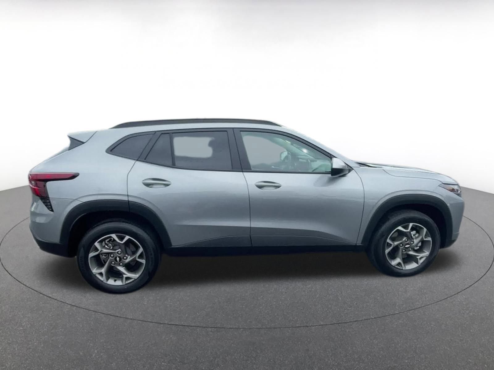 Thumbnail: 2025 Chevrolet Trax - 16