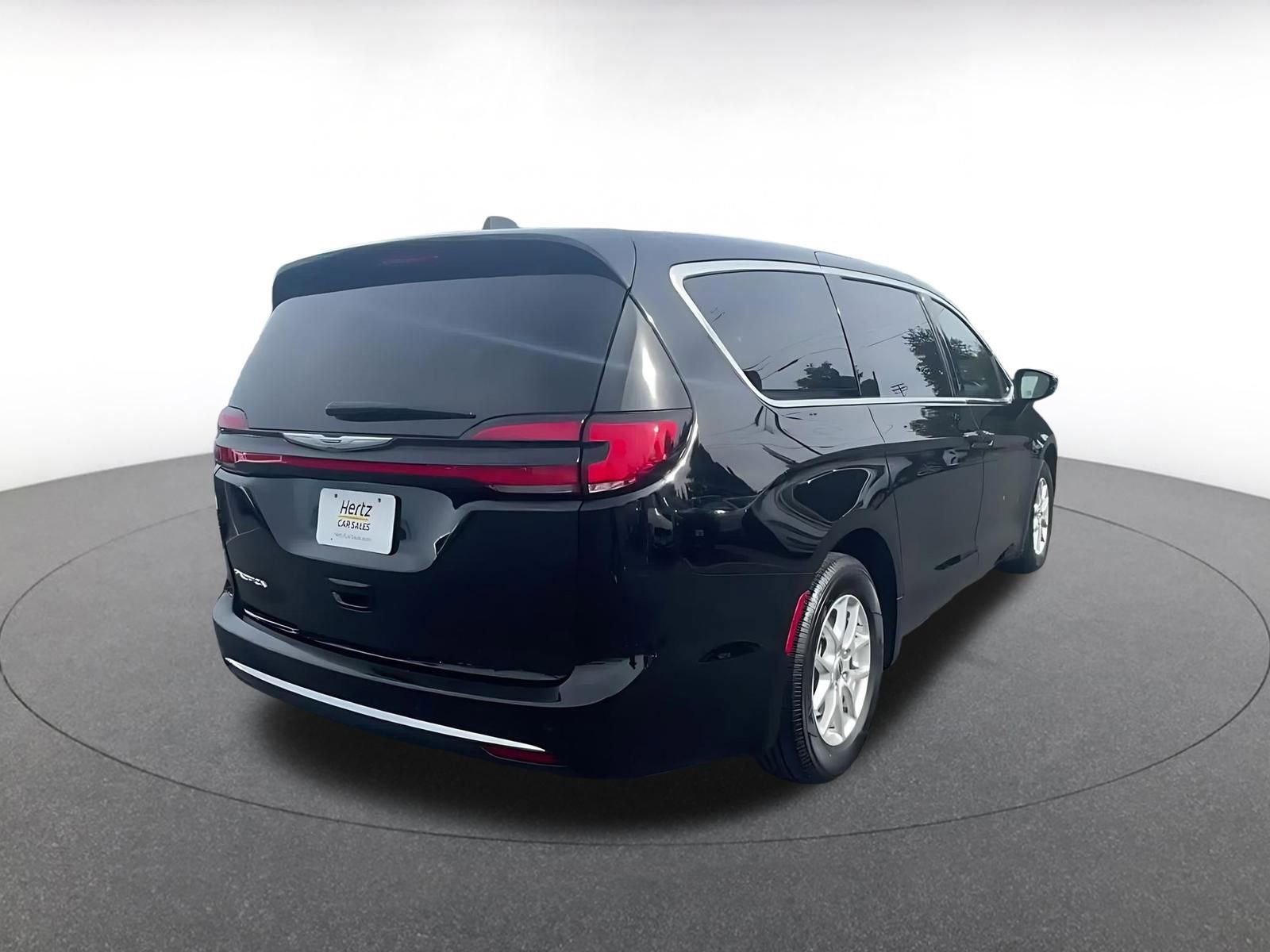 Thumbnail: 2025 Chrysler Pacifica - 14