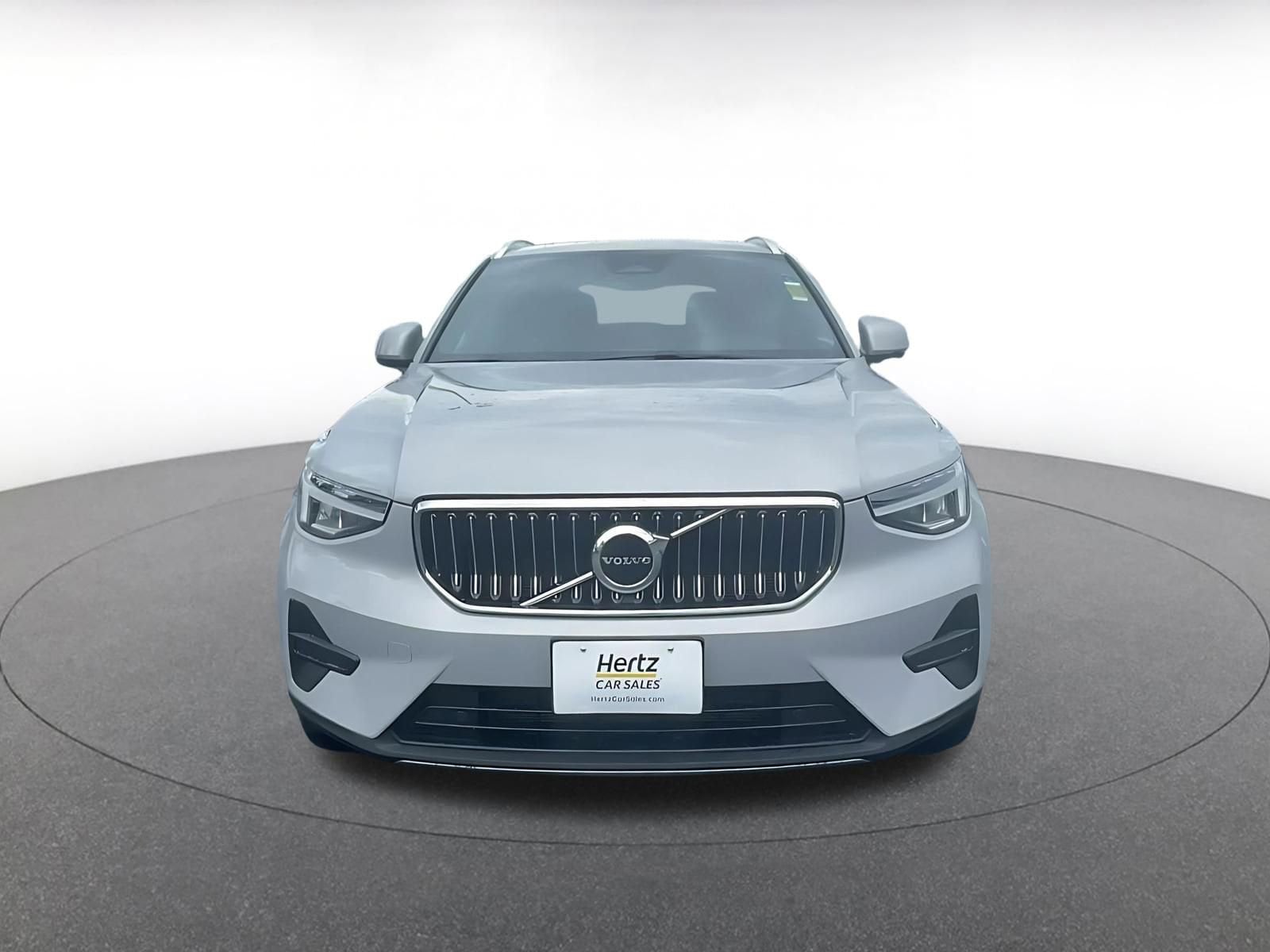 Thumbnail: 2024 Volvo XC40 - 4