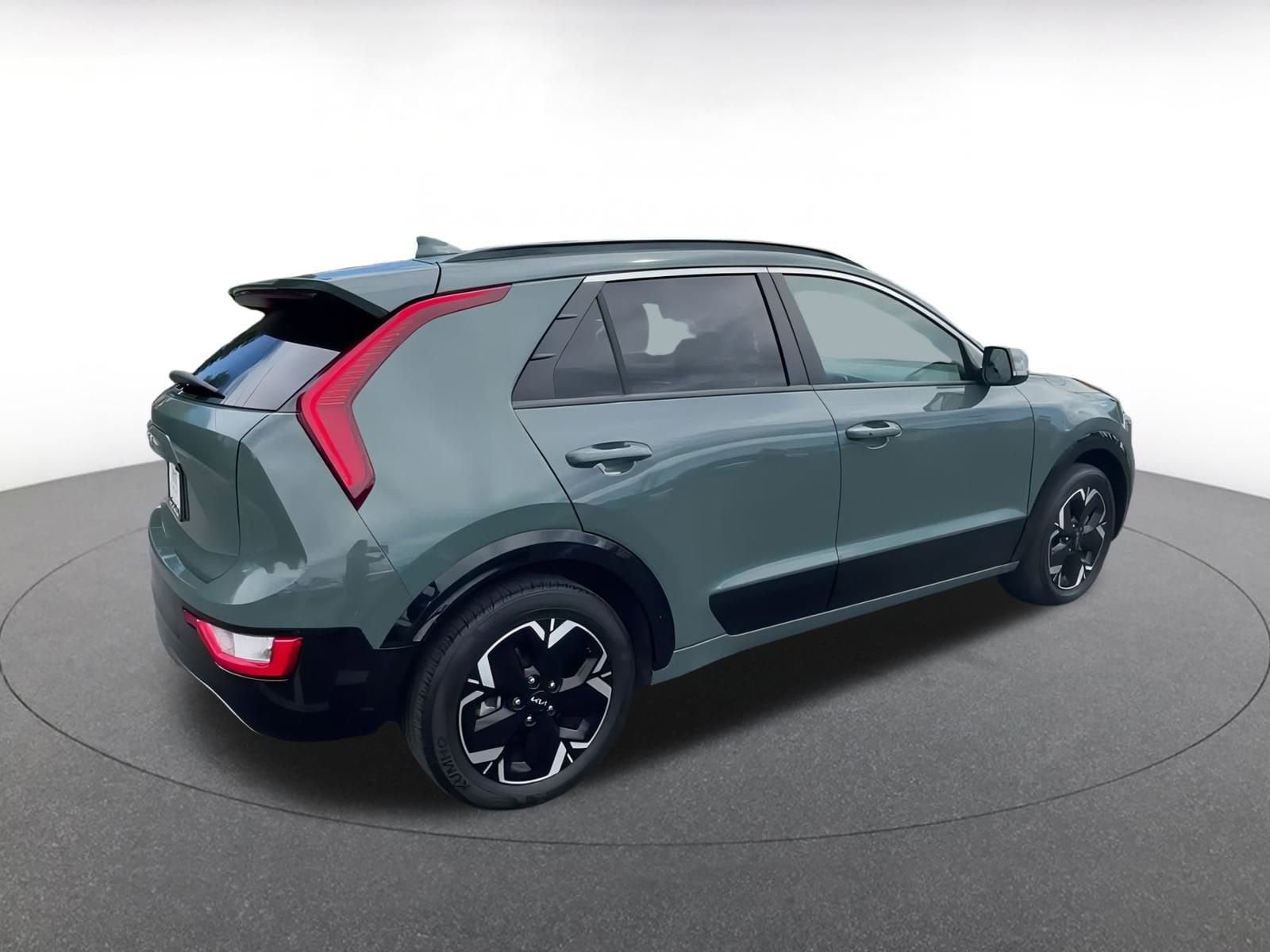 Thumbnail: 2023 Kia Niro - 15