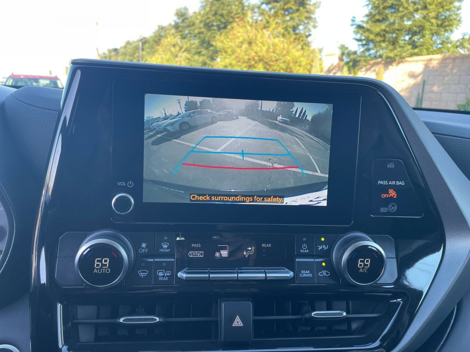 Thumbnail: 2025 Toyota Highlander - 17