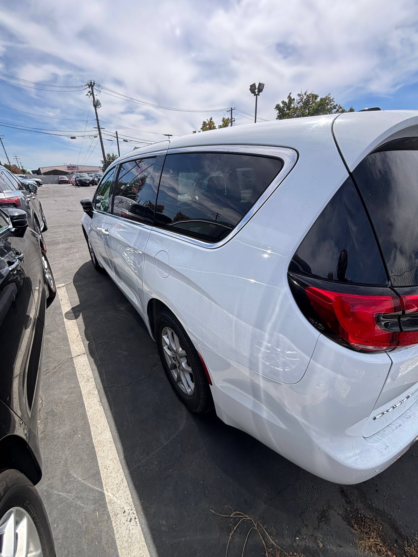 Thumbnail: 2024 Chrysler Pacifica - 3