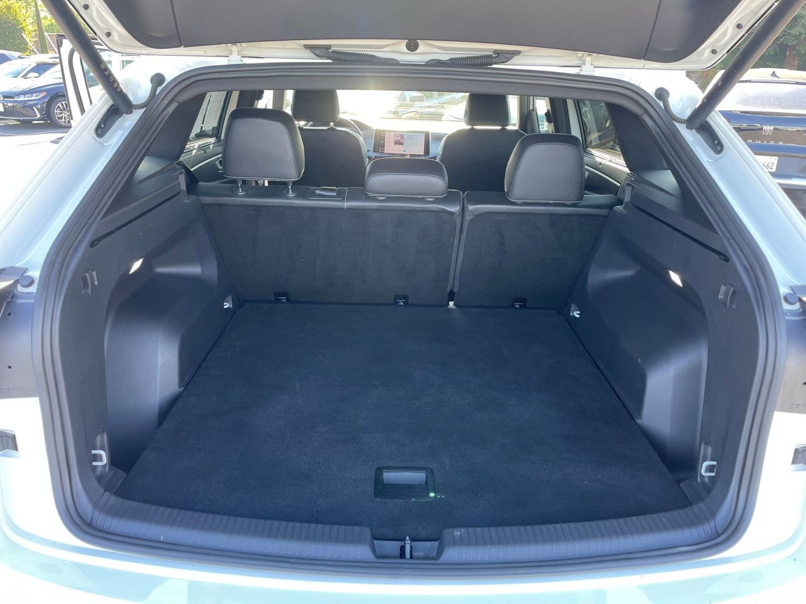 Thumbnail: 2025 Volkswagen Atlas - 32