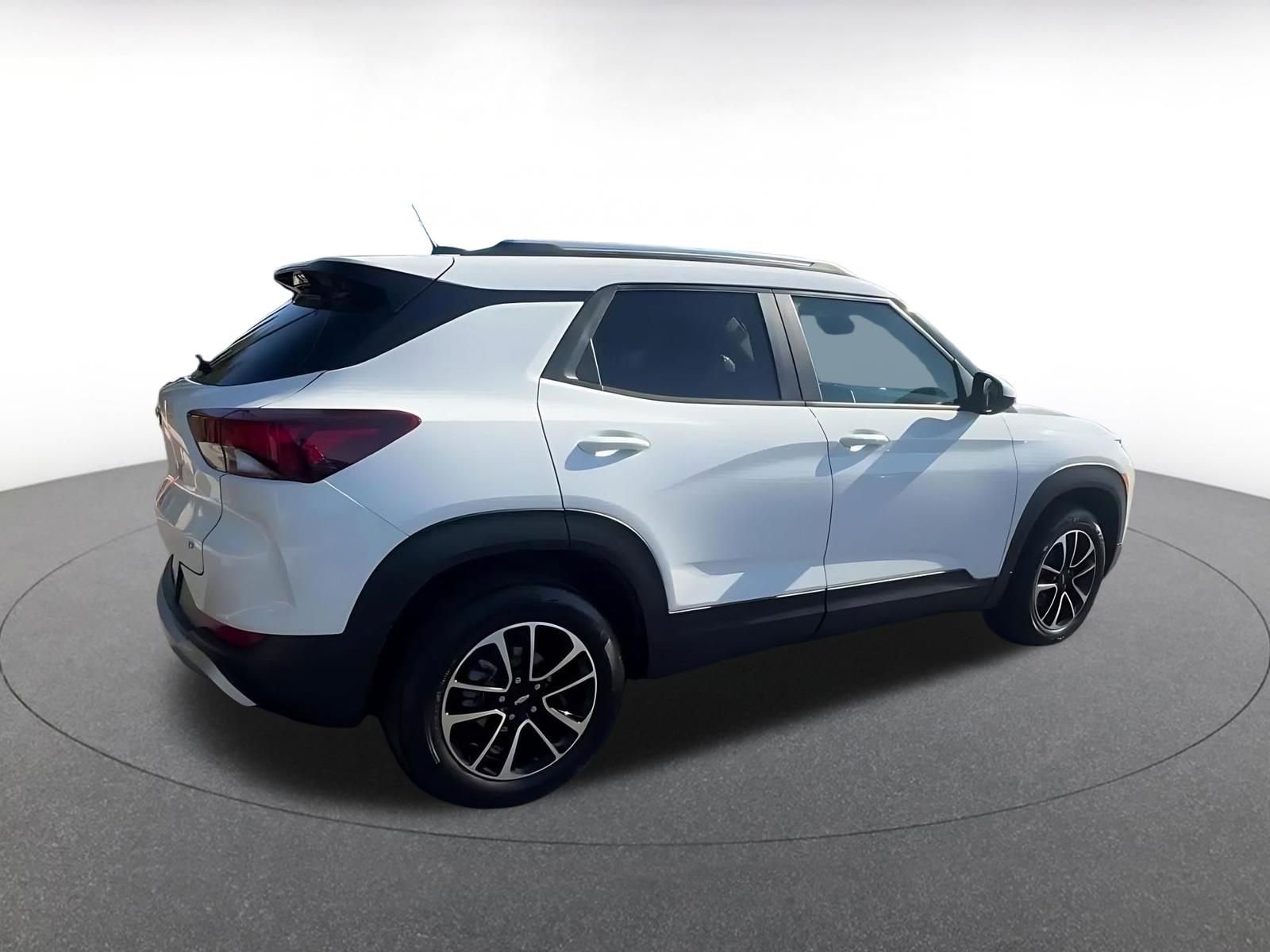 Thumbnail: 2025 Chevrolet TrailBlazer - 15