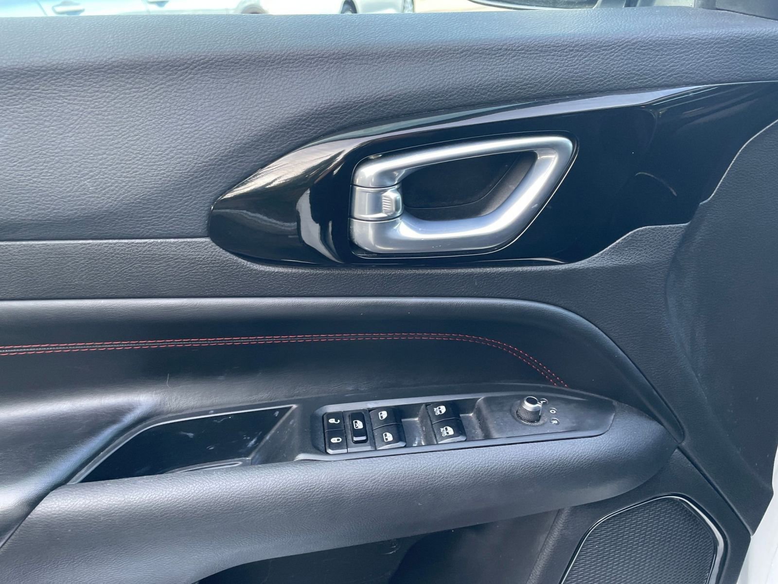 Thumbnail: 2025 Jeep Compass - 18