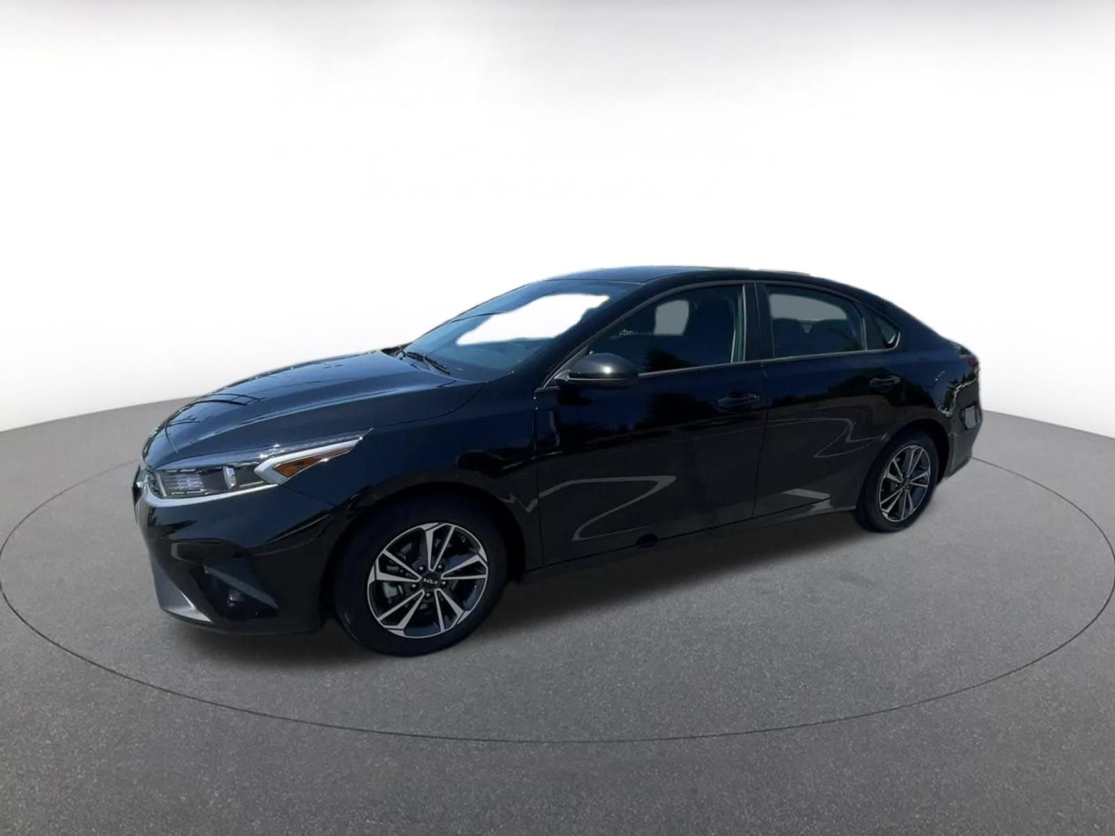 Thumbnail: 2024 Kia Forte - 7