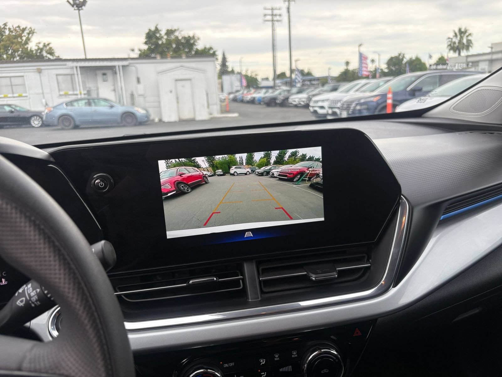 Thumbnail: 2025 Chevrolet Trax - 22