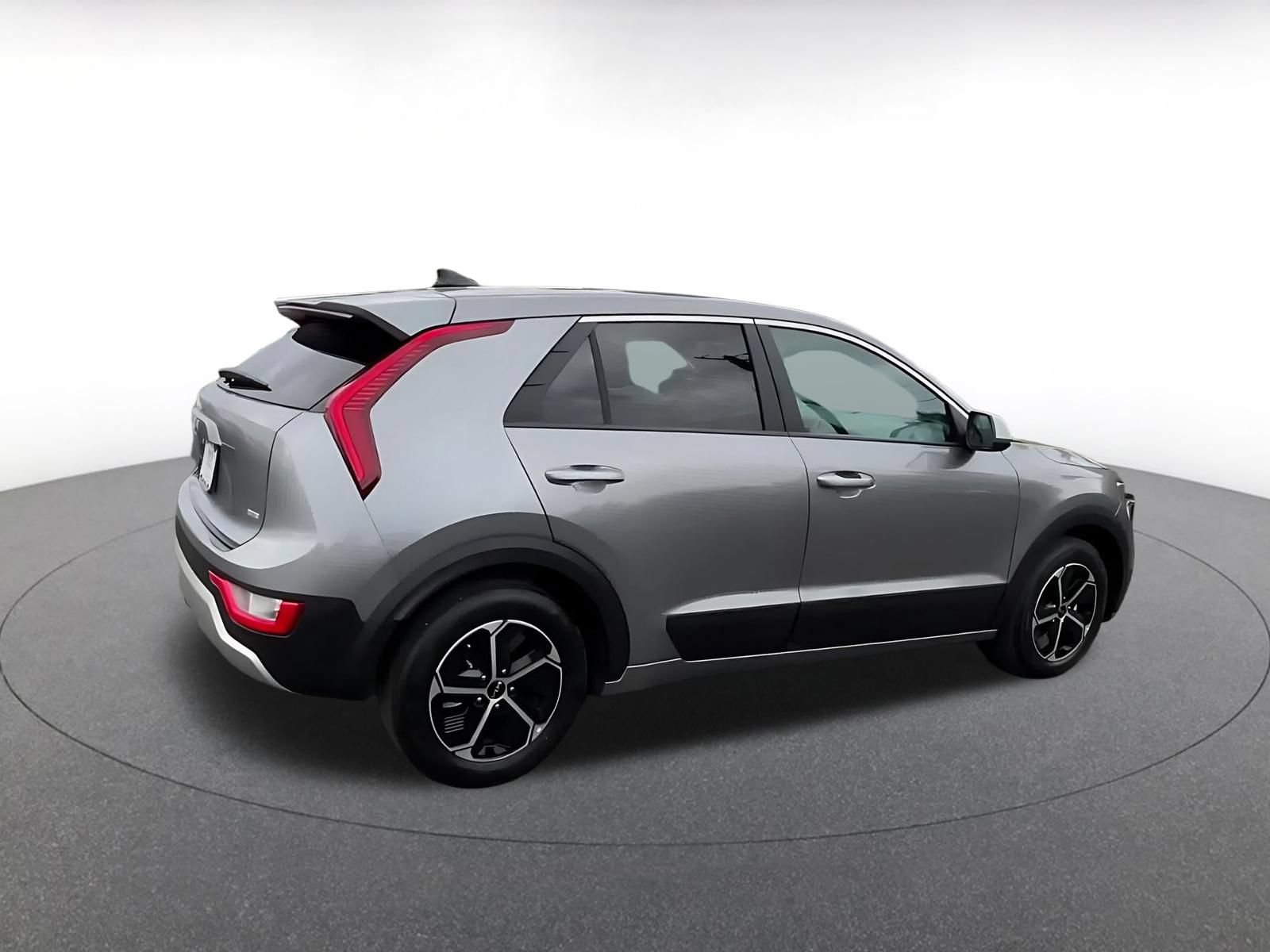 Thumbnail: 2026 Kia Niro - 15