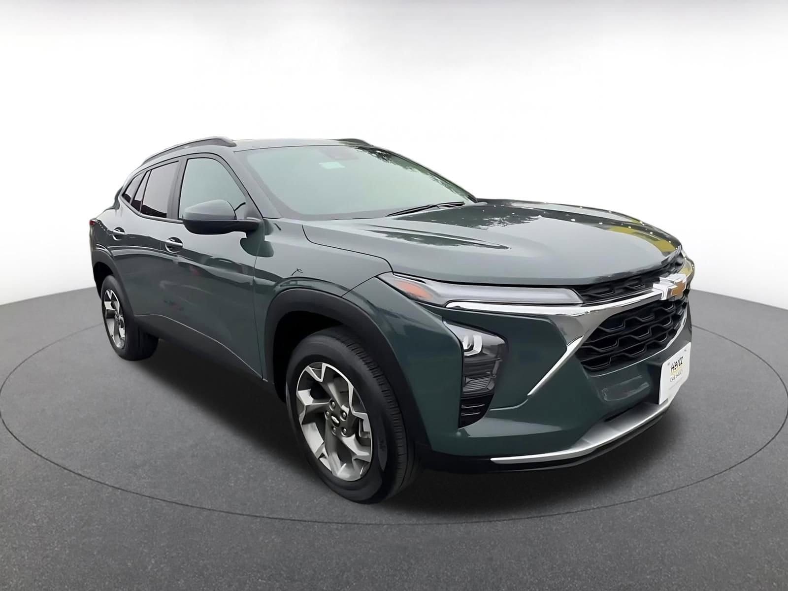 Thumbnail: 2025 Chevrolet Trax - 3