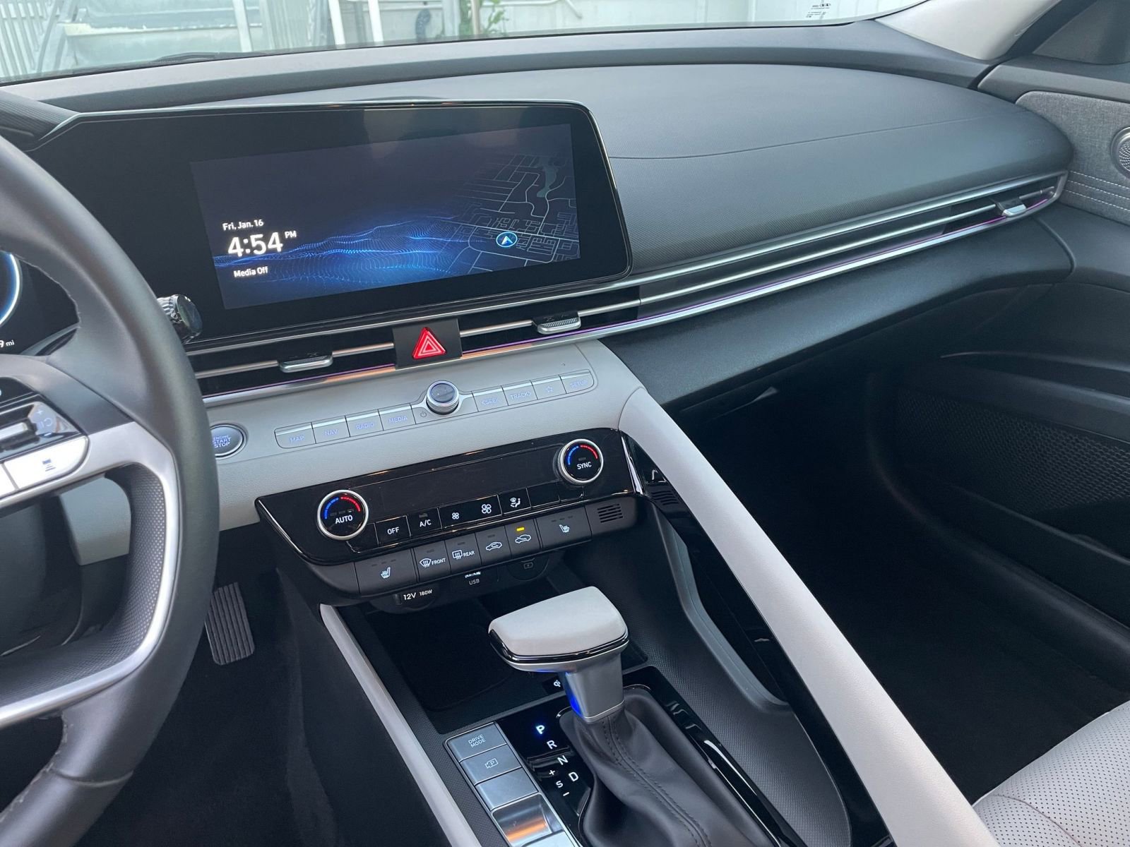 Thumbnail: 2025 Hyundai Elantra - 17