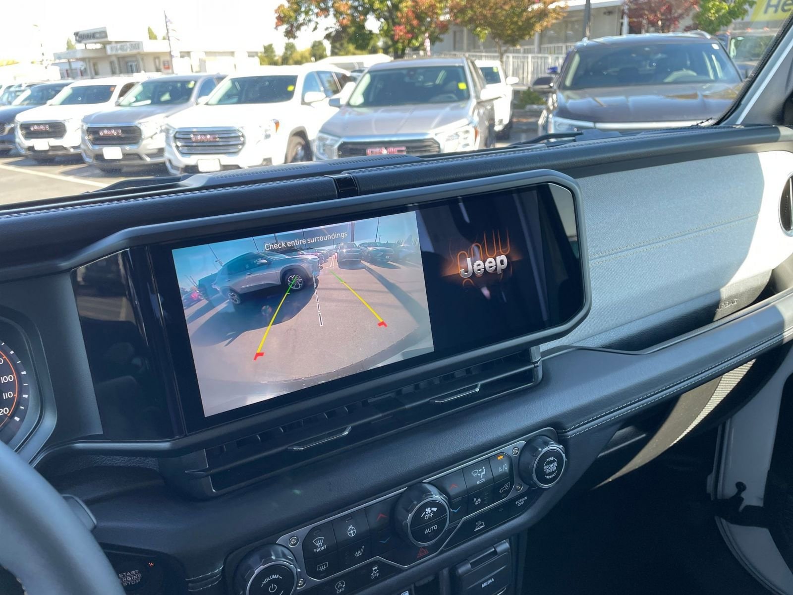 Thumbnail: 2025 Jeep Wrangler - 17