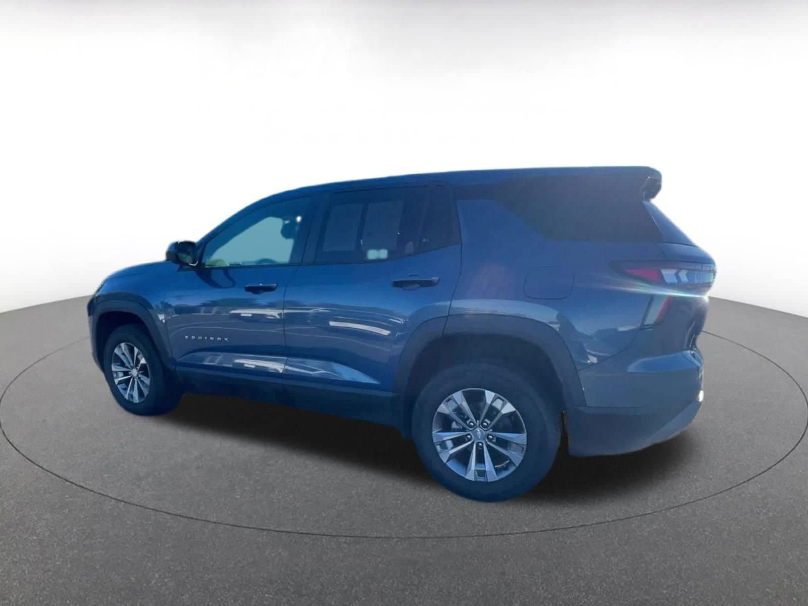 Thumbnail: 2025 Chevrolet Equinox - 10