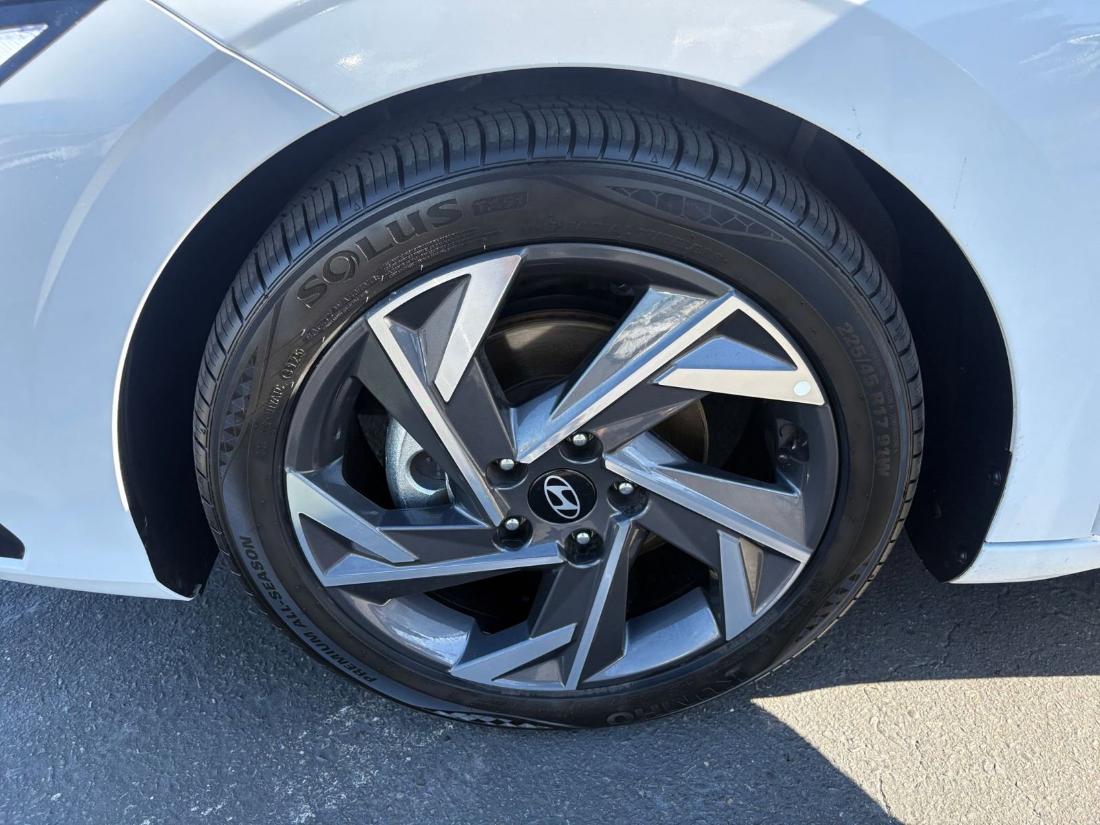 Thumbnail: 2025 Hyundai Elantra - 31