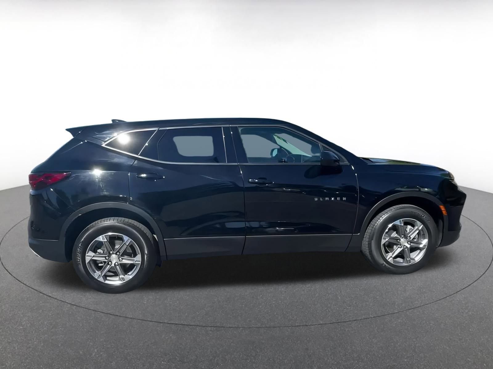 Thumbnail: 2023 Chevrolet Blazer - 15