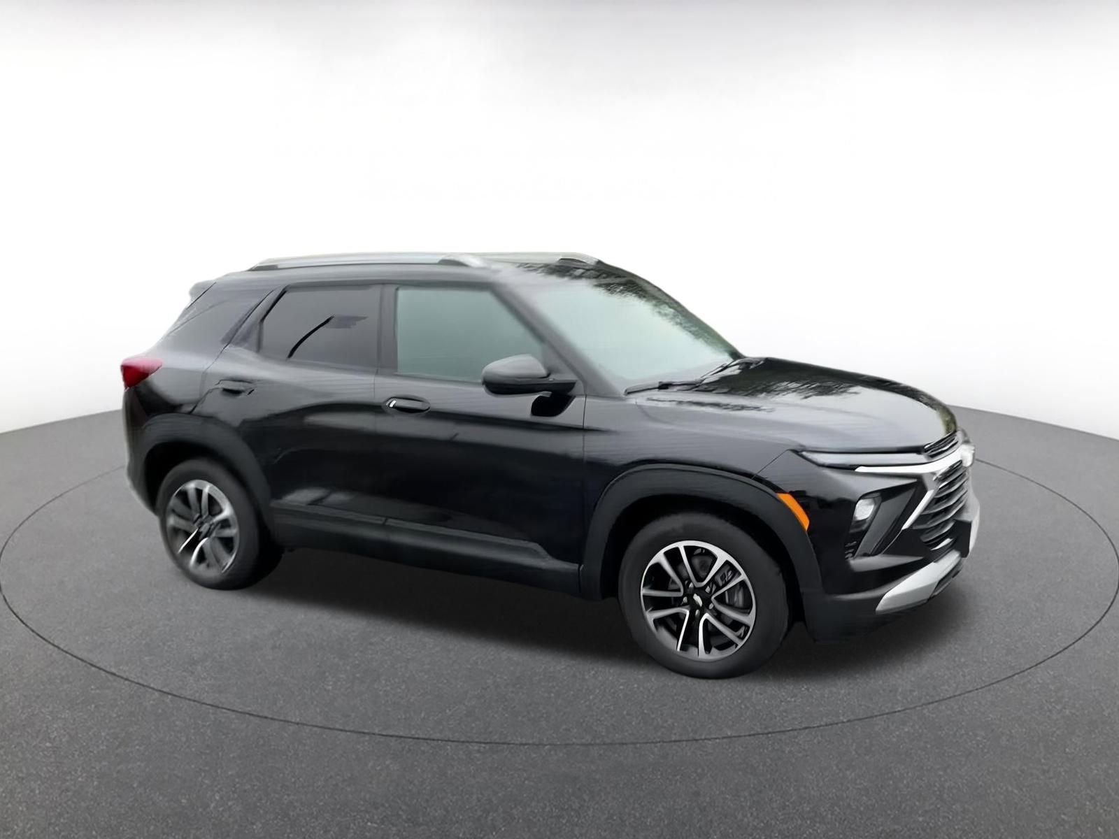 Thumbnail: 2025 Chevrolet TrailBlazer - 2