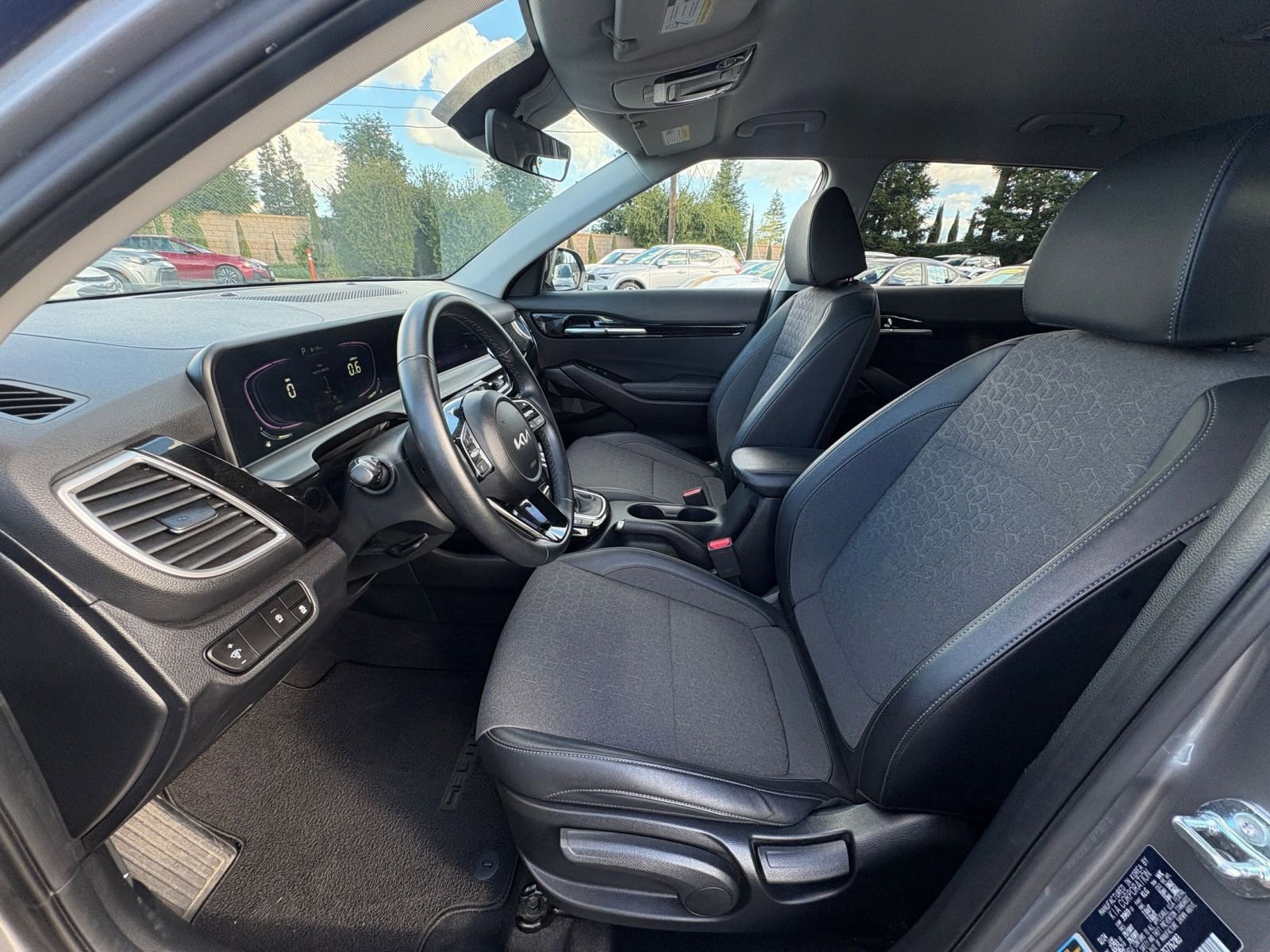 Thumbnail: 2025 Kia Seltos - 27