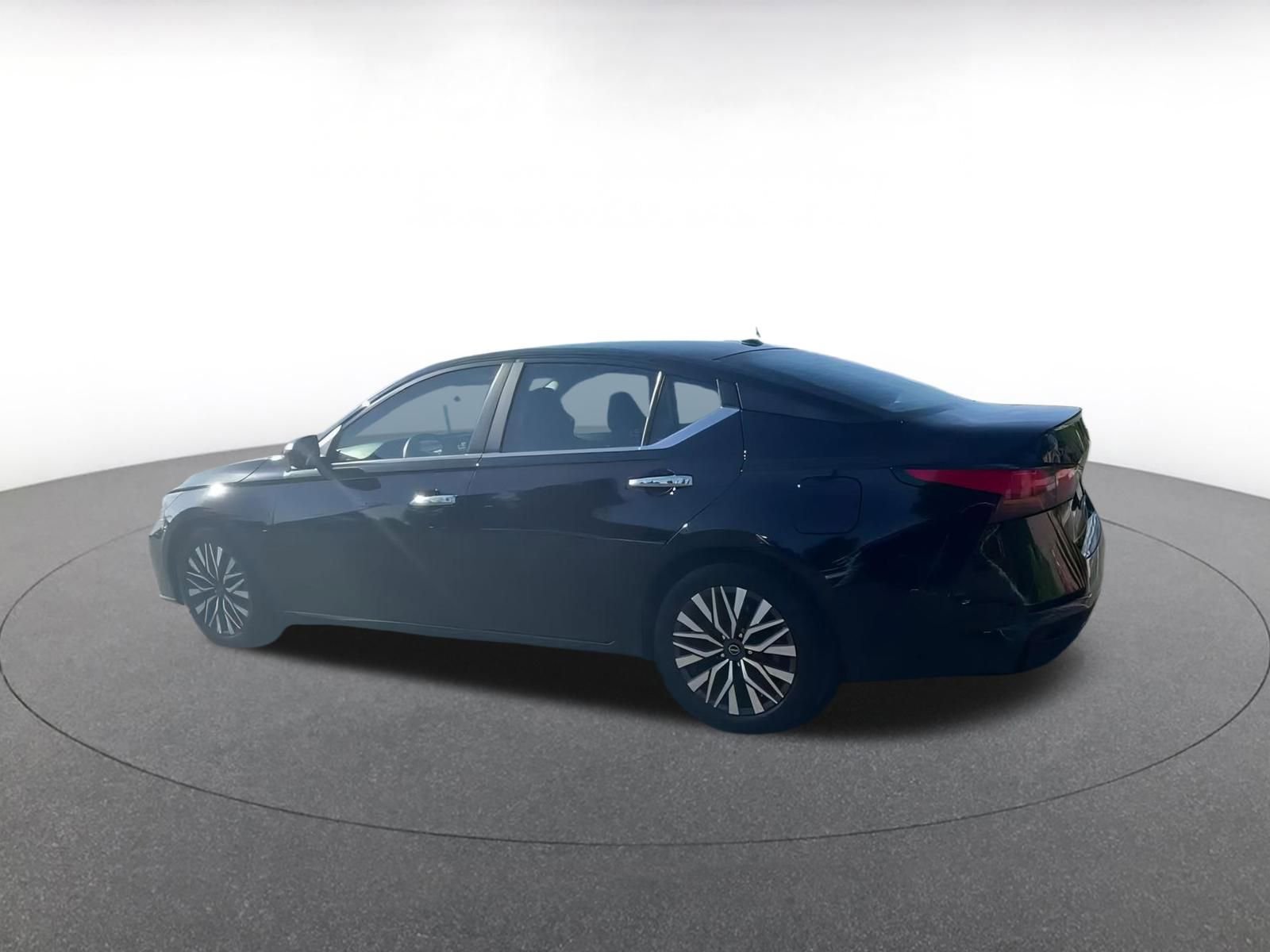 Thumbnail: 2024 Nissan Altima - 10